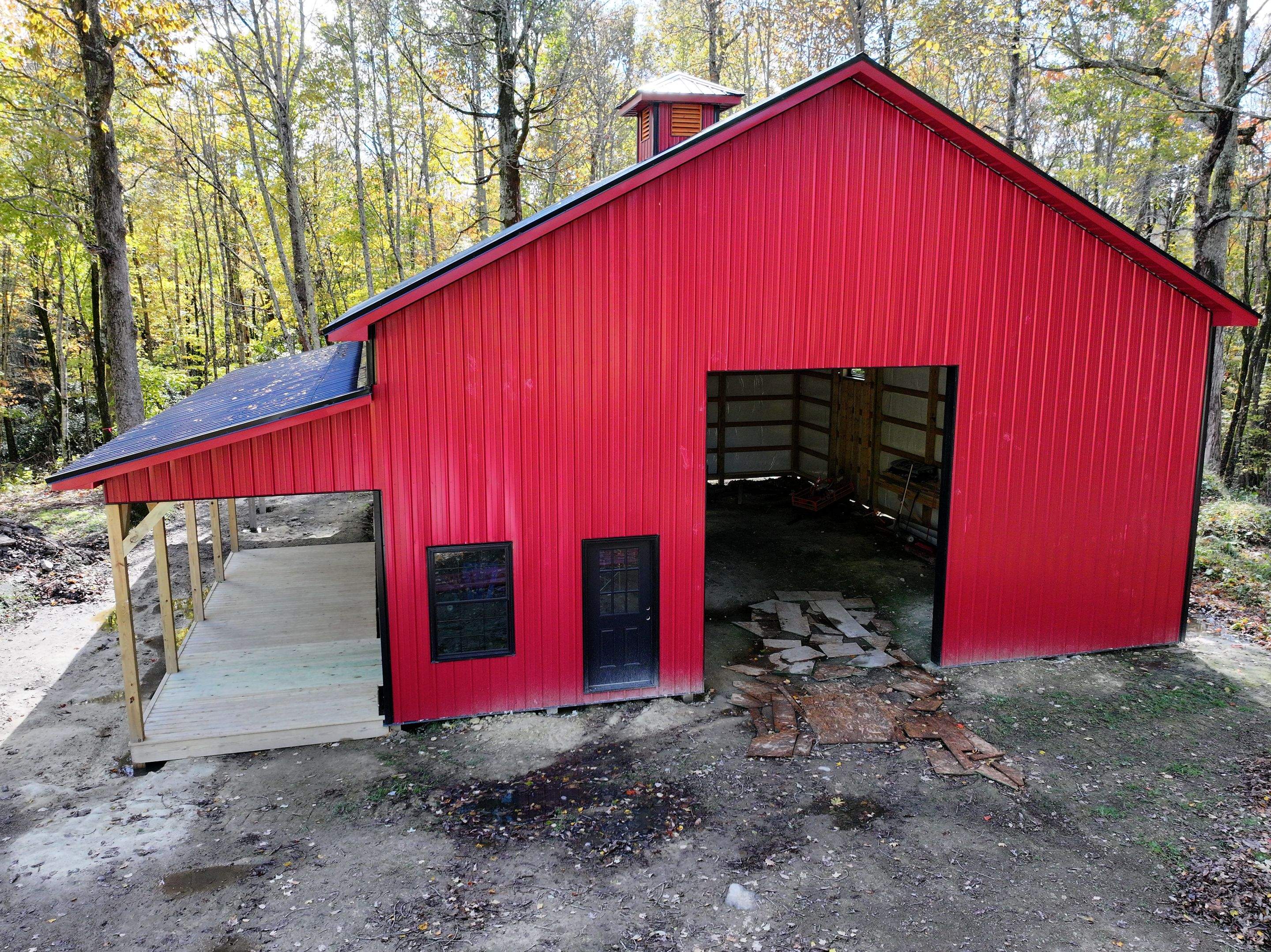 Brodour Barndominium by Omnia Roofing