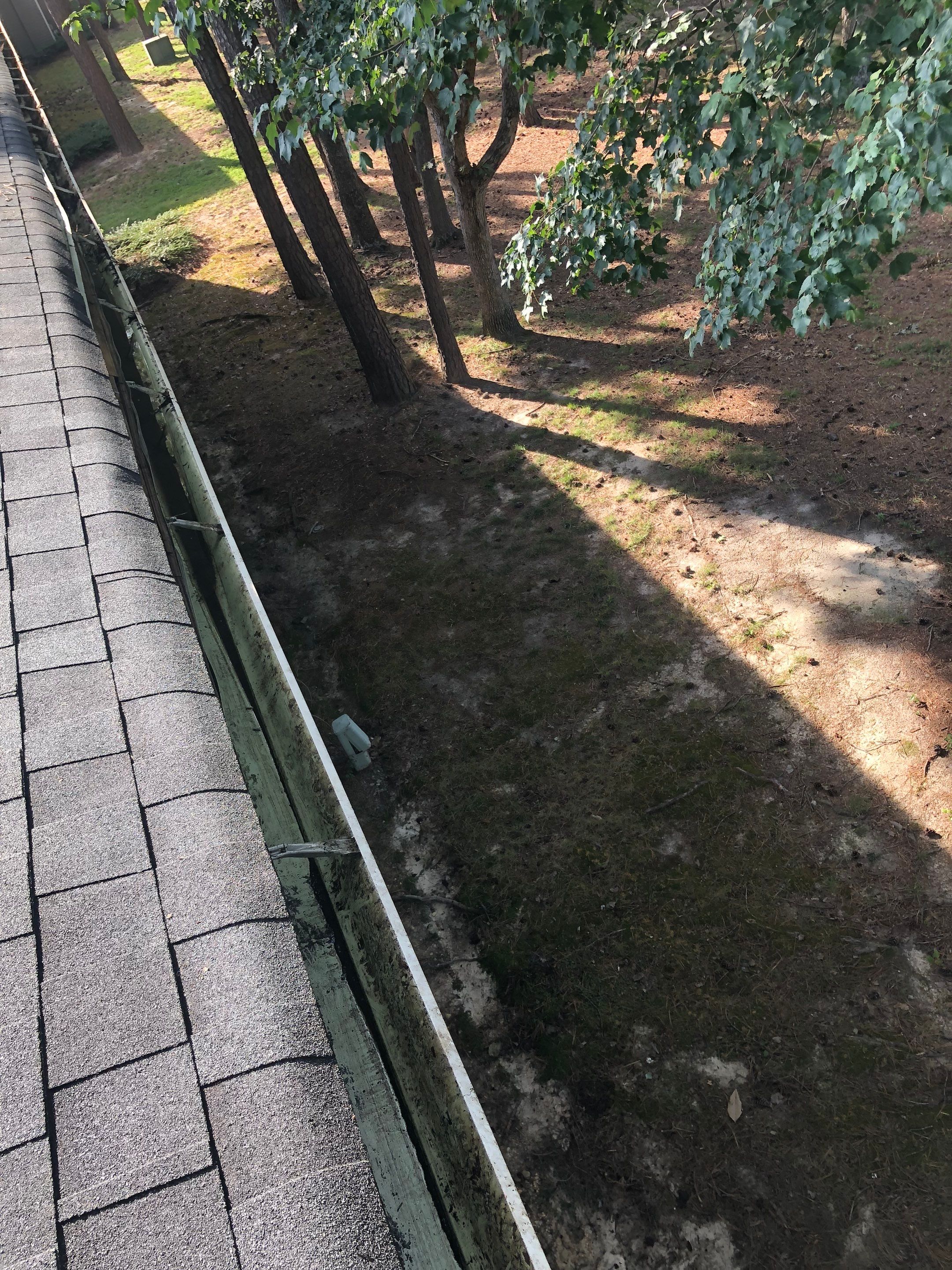 Commercial gutter cleaning Richmond after photo with clean gutters
