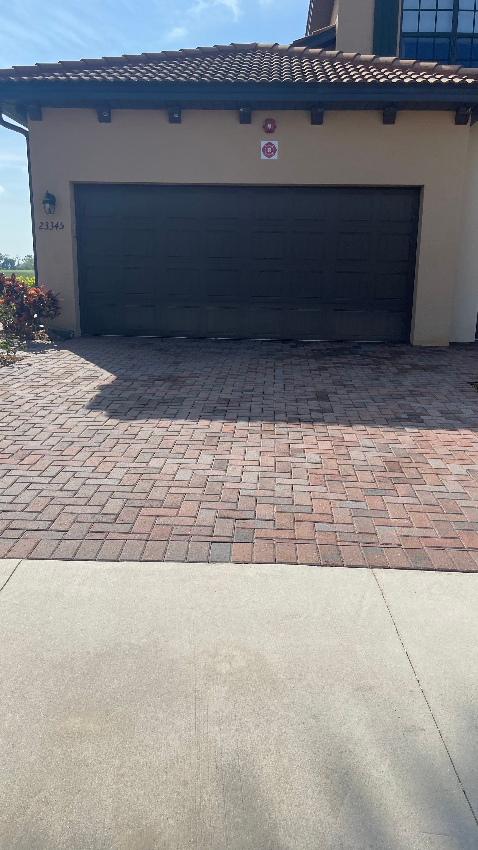 HOA Paver Driveway & Sidewalk Cleaning in Sarasota National, Venice, FL | Sunshine AquaWash by Sunshine AquaWash
