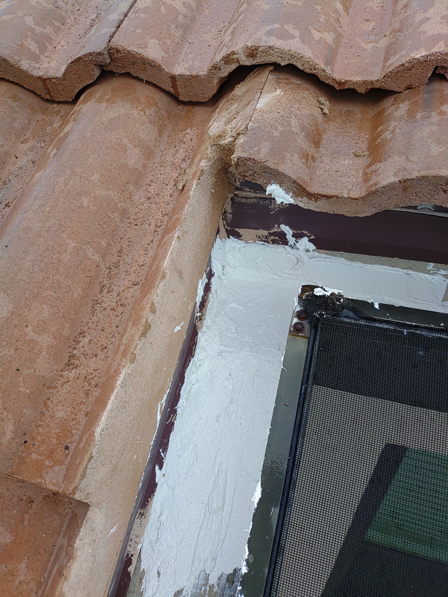 Seal Gutters & Gutter Cleaning in Sarasota FL by Gutter Professors