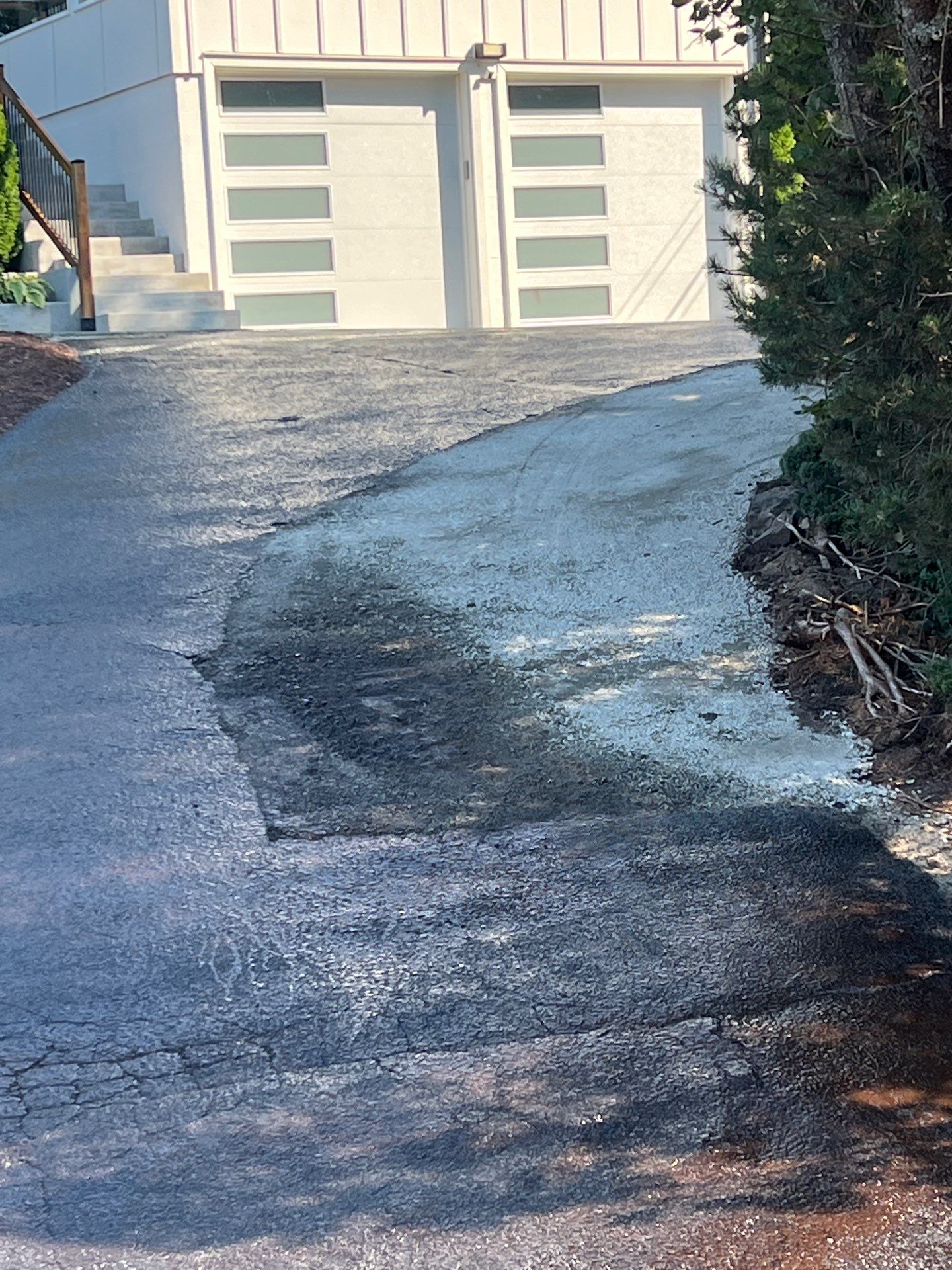 Sealcoat Driveway Repair | Everett  by Jireh Asphalt & Concrete Inc 