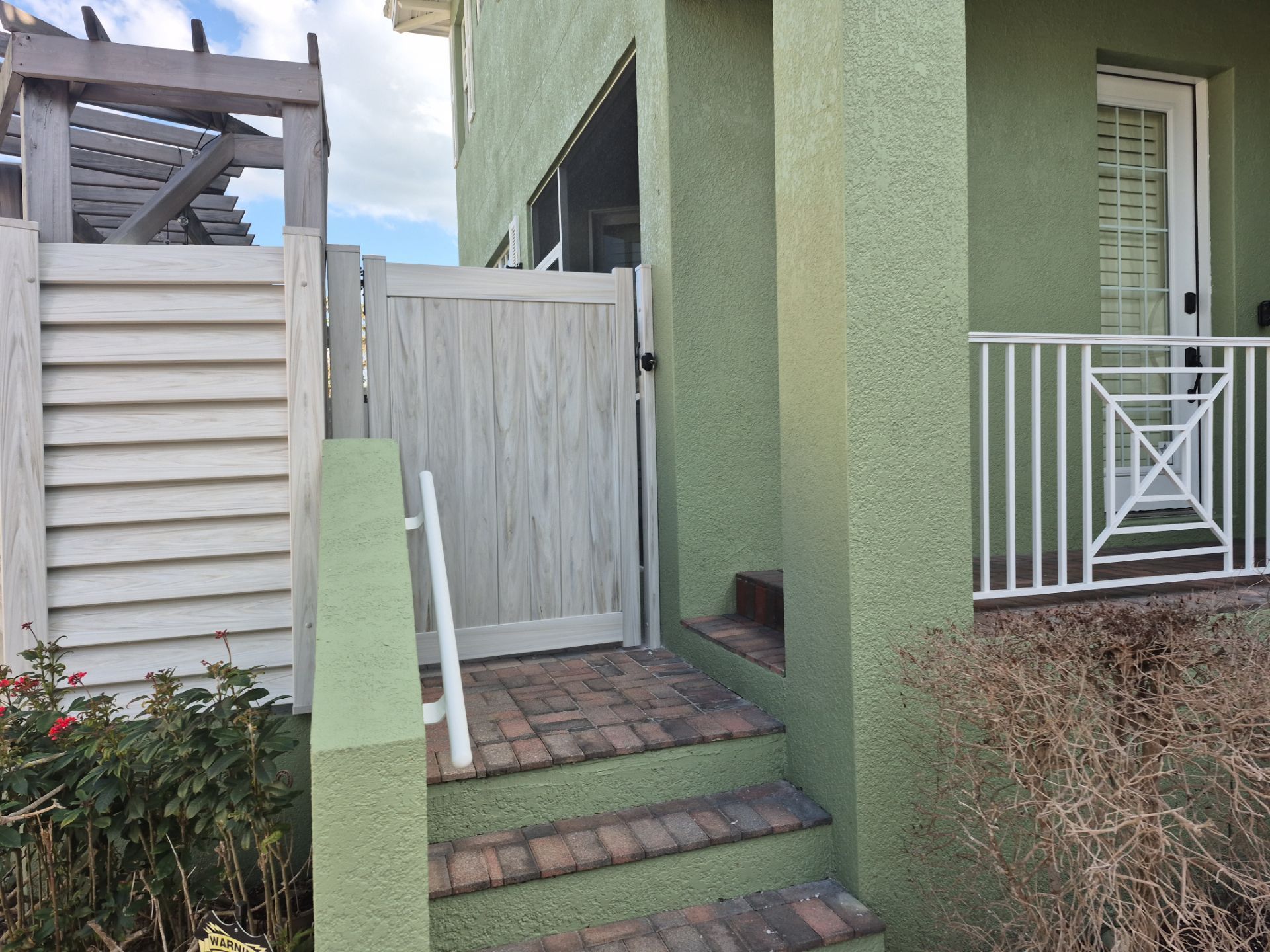 363 tierra mar ln by H&Y Fence