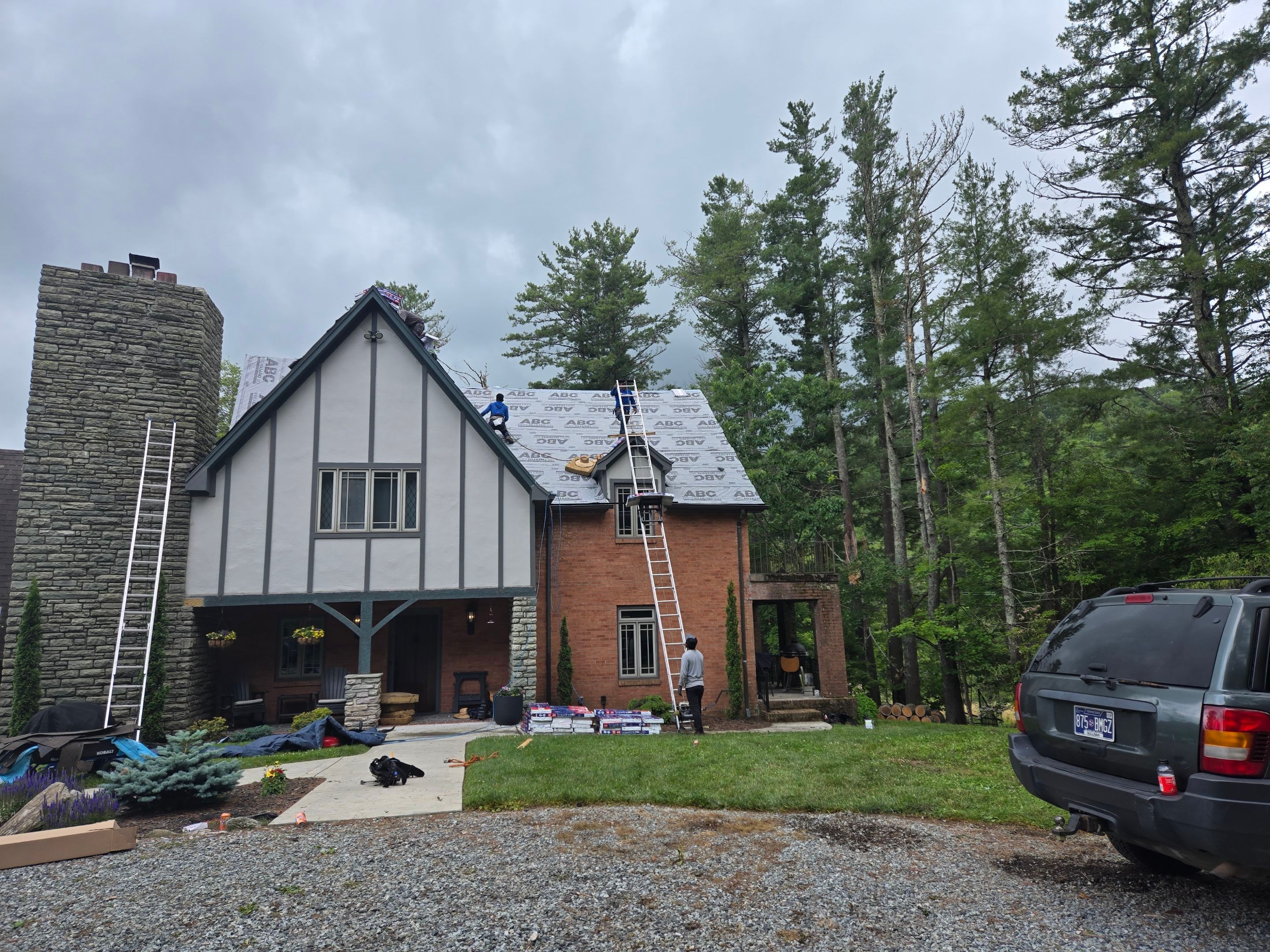 Cameron Residence by Omnia Roofing