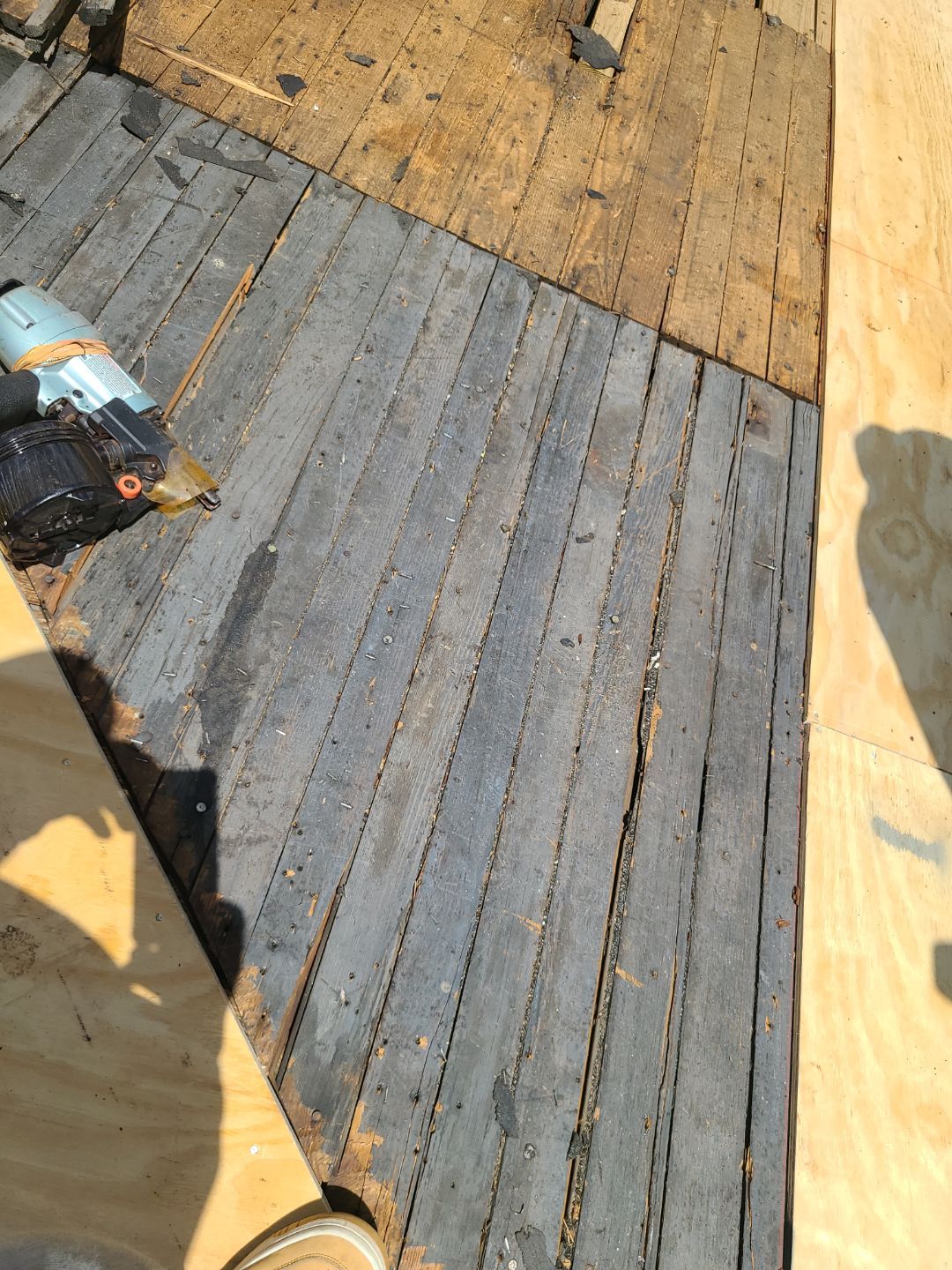 Arlington: CertainTeed Landmark Designer Shingles in Moire Black by RM Banning, Inc.