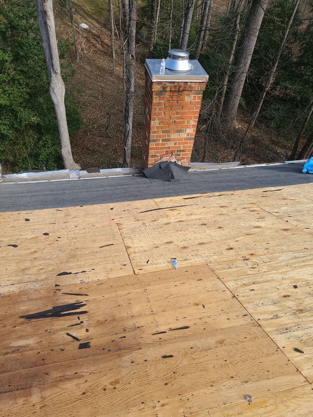 Springfield CertainTeed Landmark in Resawn Shake by RM Banning, Inc.