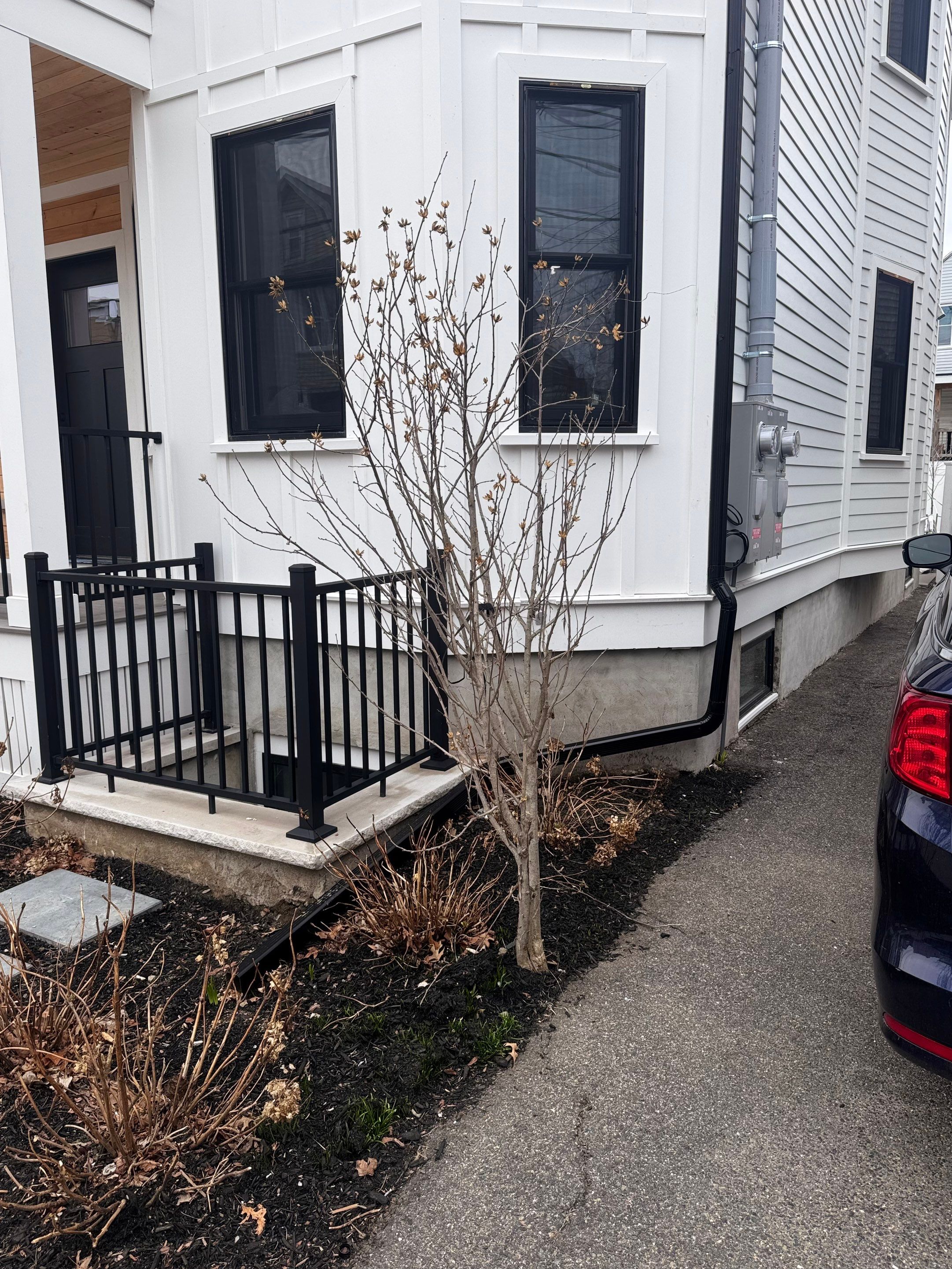 Black Gutter Installation by JOHNNYS PRO