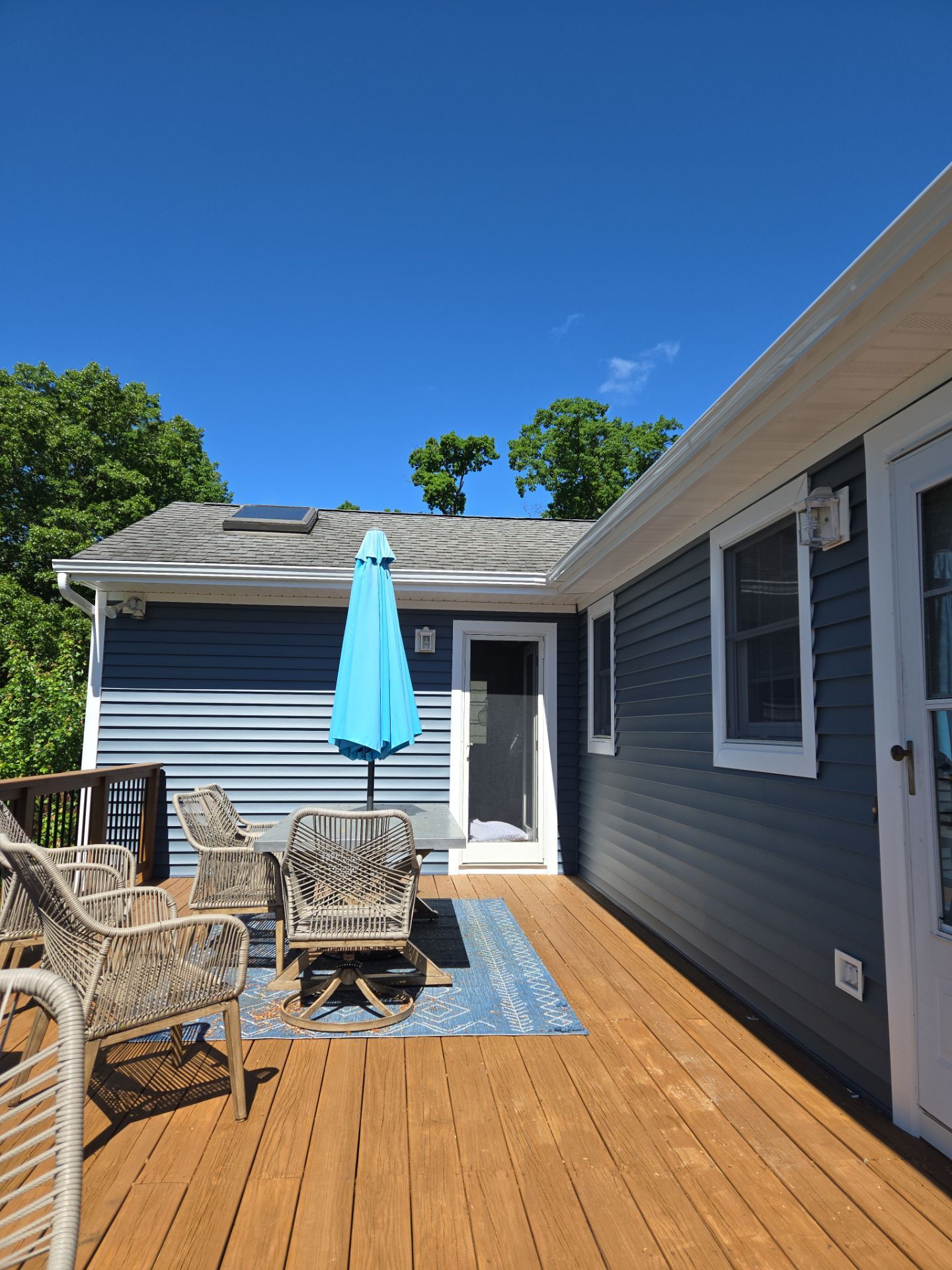 Siding Installation using Certainteed Cedar Impressions Straight Edge Perfection Shingles - D7 - Pacific Blue by A Plus Exterior