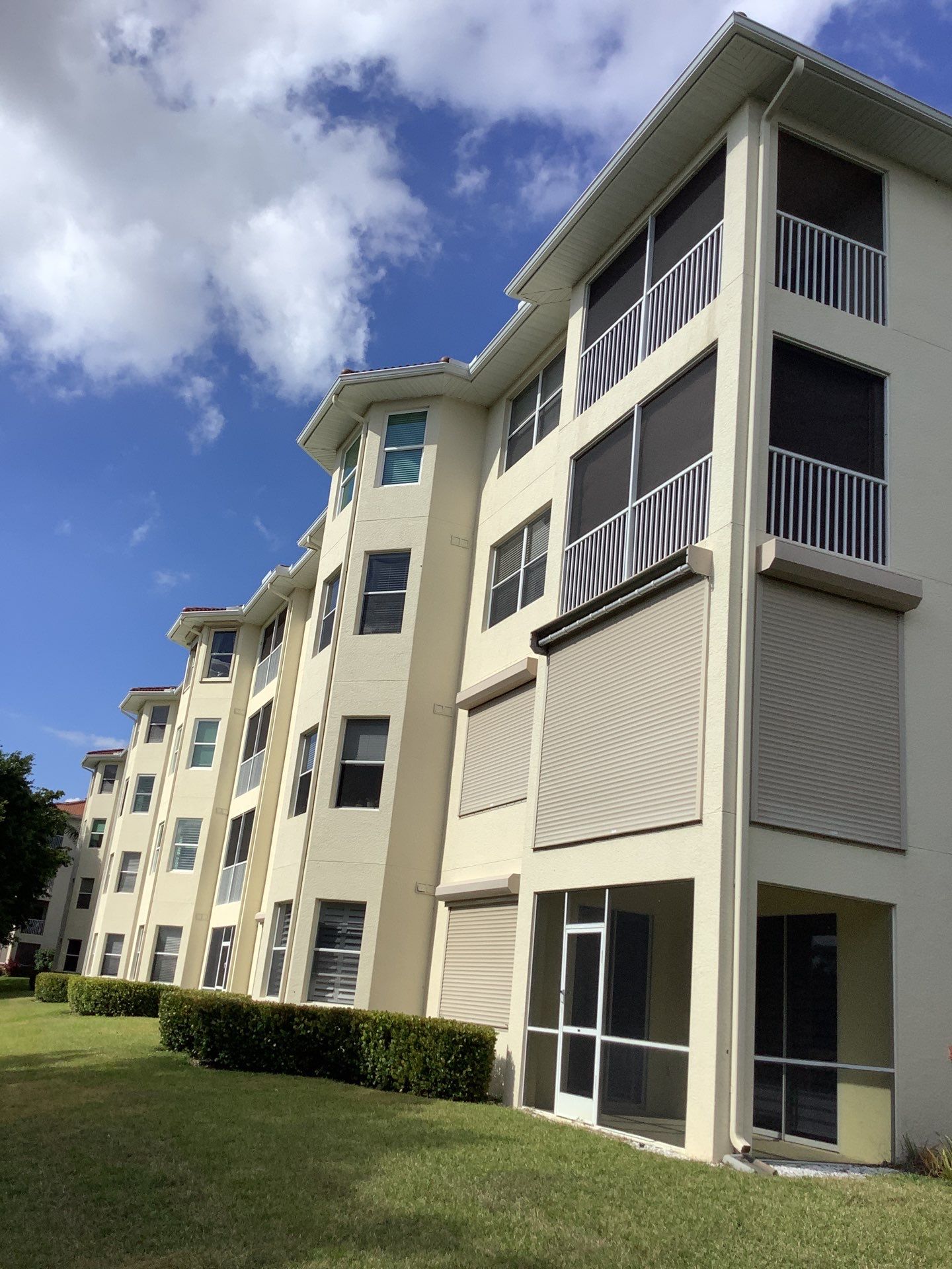 7-Inch Smooth Box Gutters in Sarasota FL by Gutter Professors