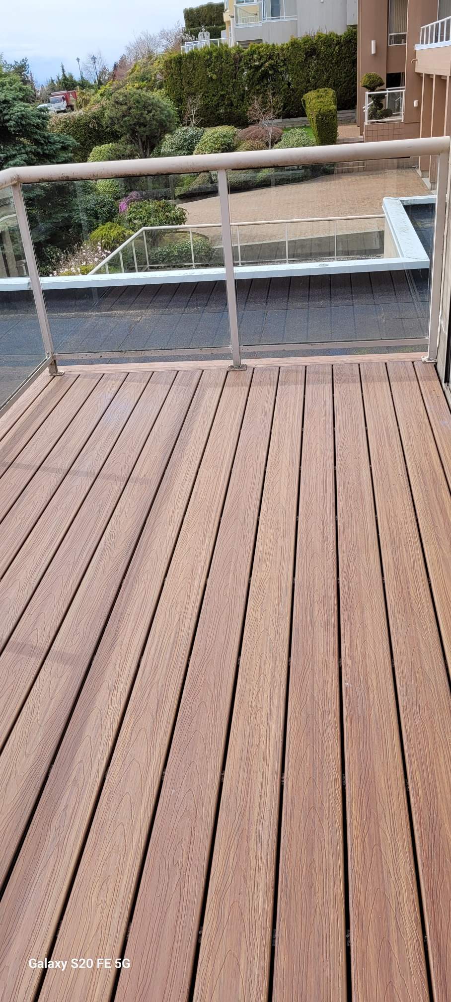 New Composite Deck - West Vancouver by YVR Construction Group