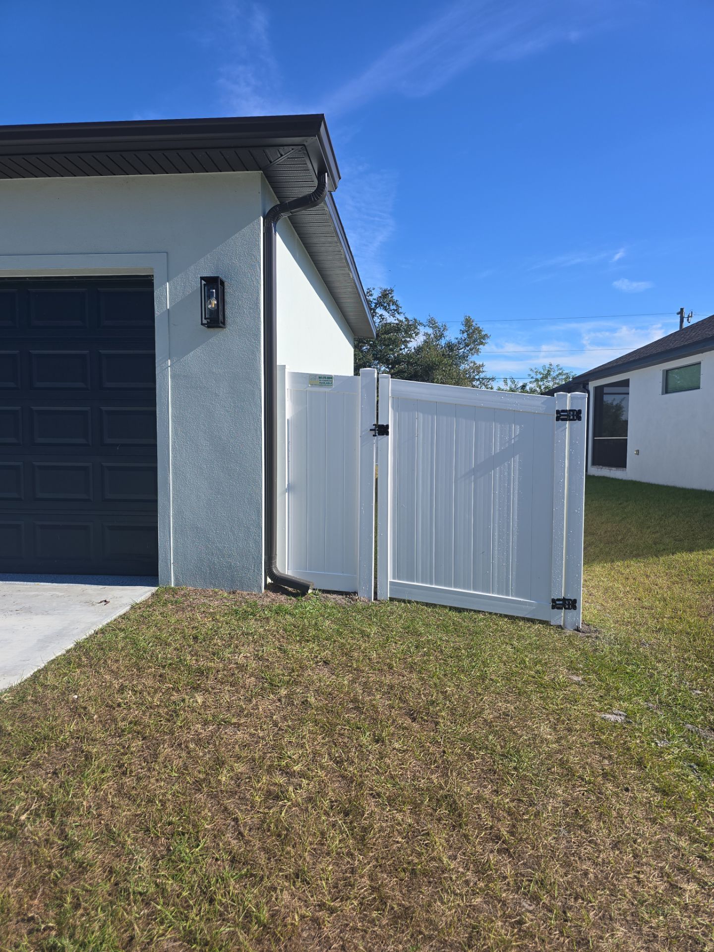 Vinyl Fence Install in Port Charlotte by True Fence LLC