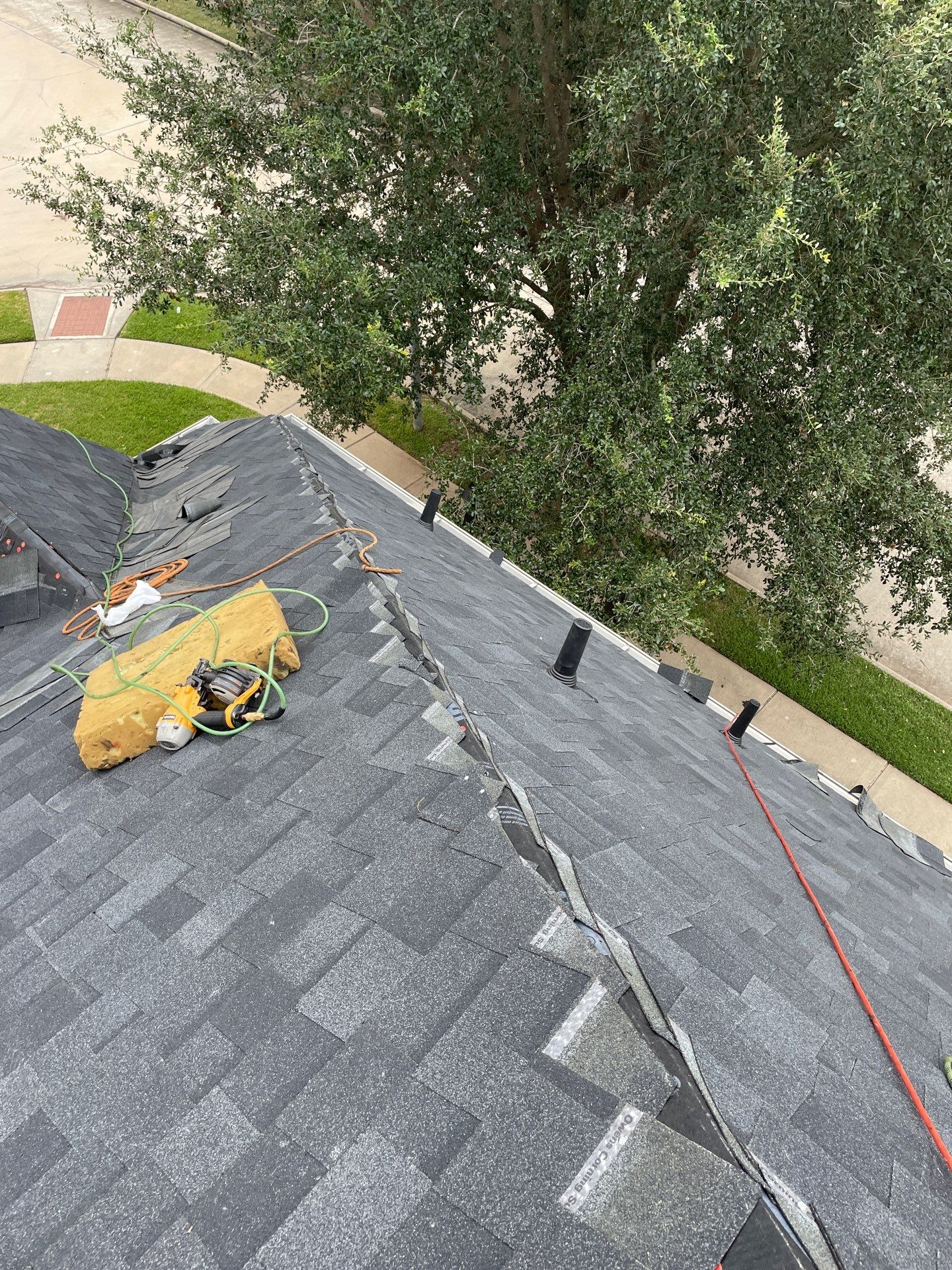 Residential Roofing Installation using Owen's Corning Duration (Lifetime) Shingles by Roof Repair Company