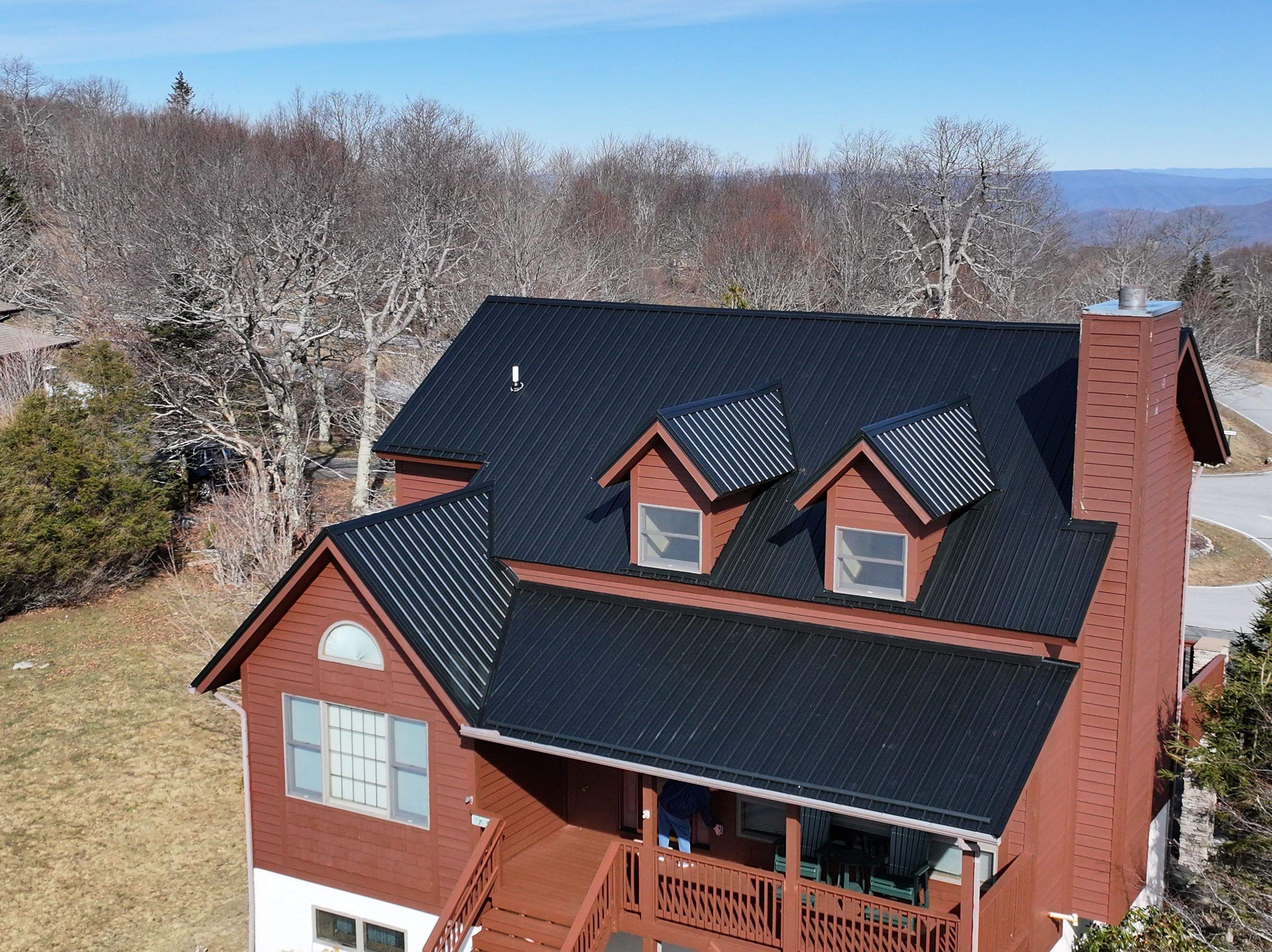 Dameron Residence by Omnia Roofing