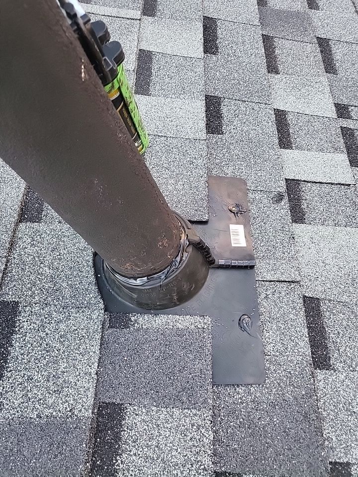 ATLAS PINNACLE PRISTINE COLOR: HEARTHSTONE DRIP EDGE: BLACK by Eagle Eye Roofing