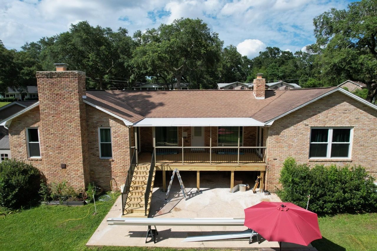 Screen Room w/Deck in Milton by Titan Sunrooms