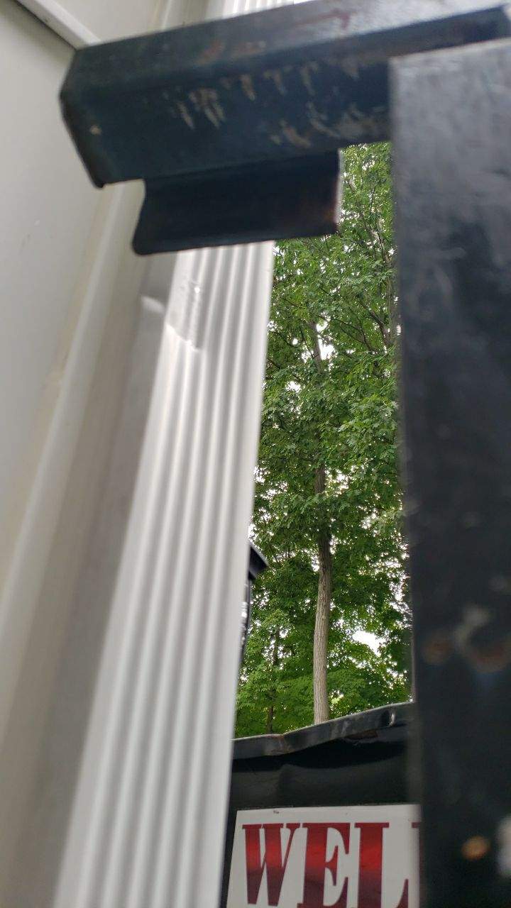 Brand: Atlas Pinnacle Color: Pristine Socthgard Pewter Drip: Black by Eagle Eye Roofing