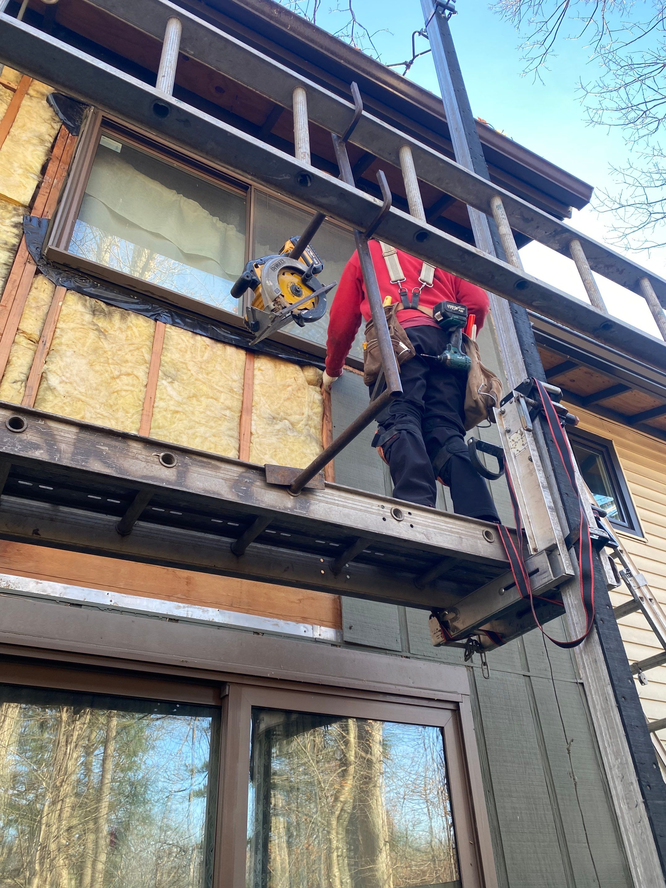 Reston: Residential Siding Replacement with James Hardie Statement Beaded Plank in Cappuccino Muffin by RM Banning, Inc.