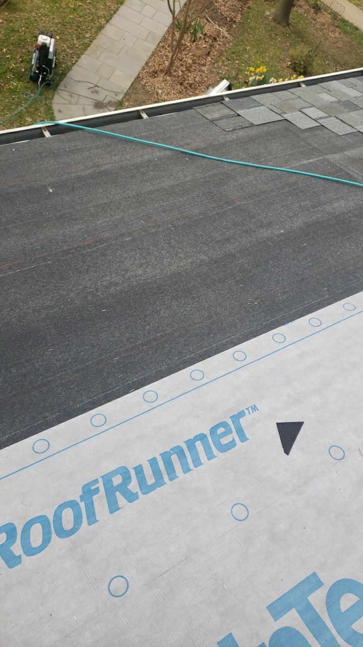 Arlington: CertainTeed Landmark Pro Designer Shingles in Max Def Georgetown Gray by RM Banning, Inc.