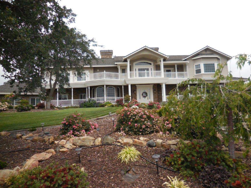 Sealant system over walk deck over house using Rubber coat and coatings by Straight Edge Roofing Inc