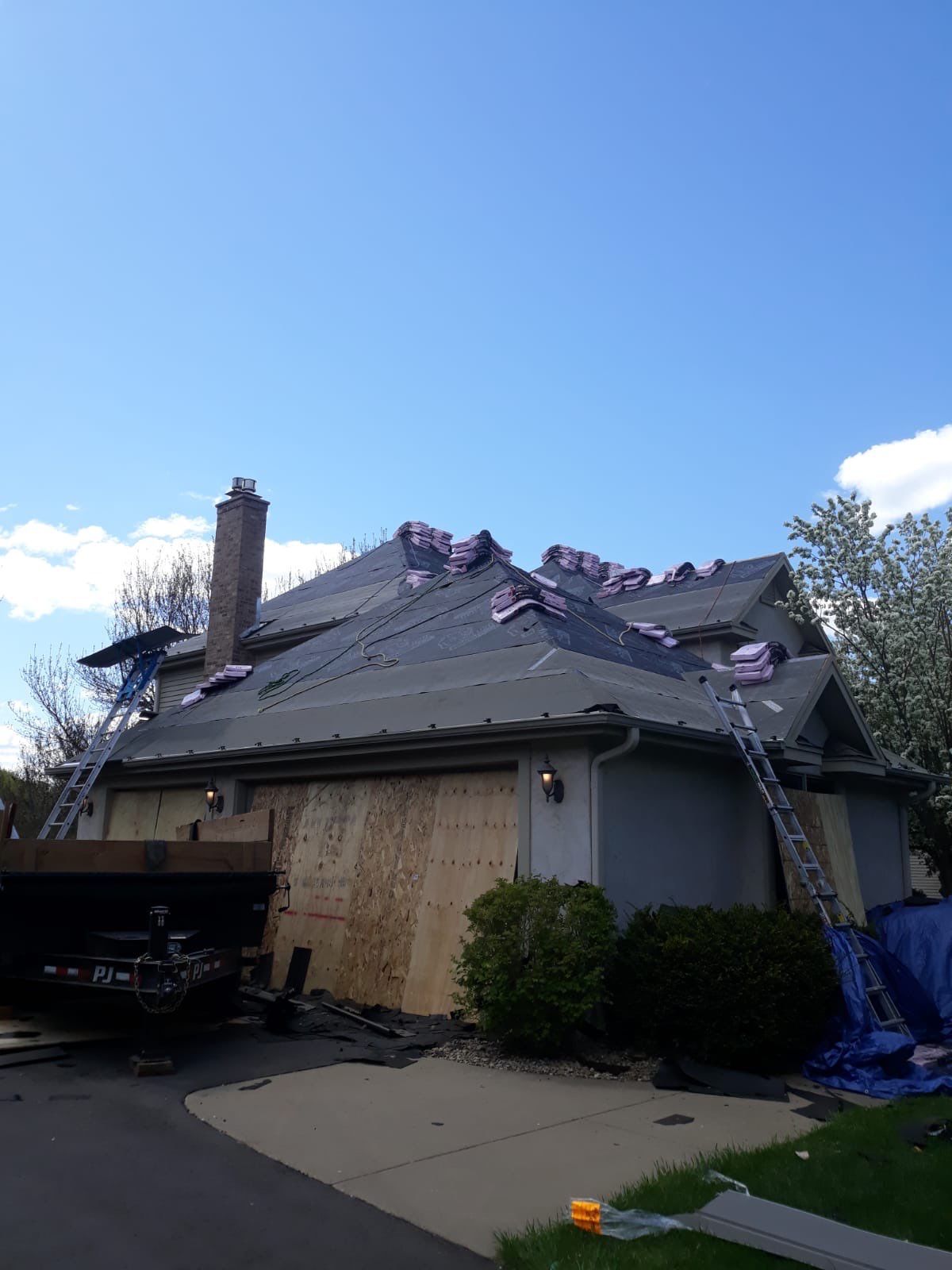 Eden Prairie, MN – Roof Replacement with Owens Corning Duration in Teak by First Impressions Exteriors