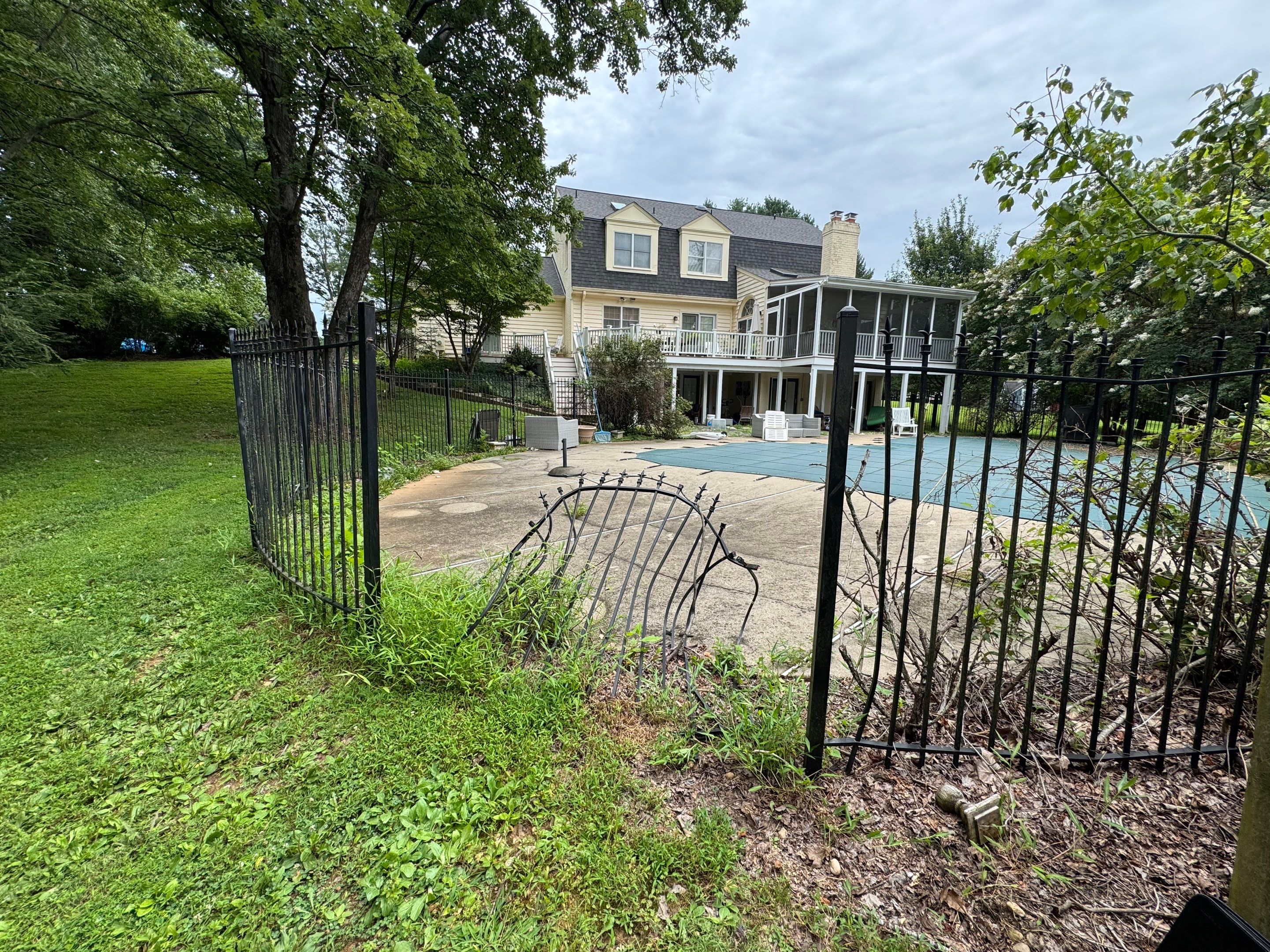 Traditional Iron Fence Replacement – Potomac, MD by Capitol Iron Works