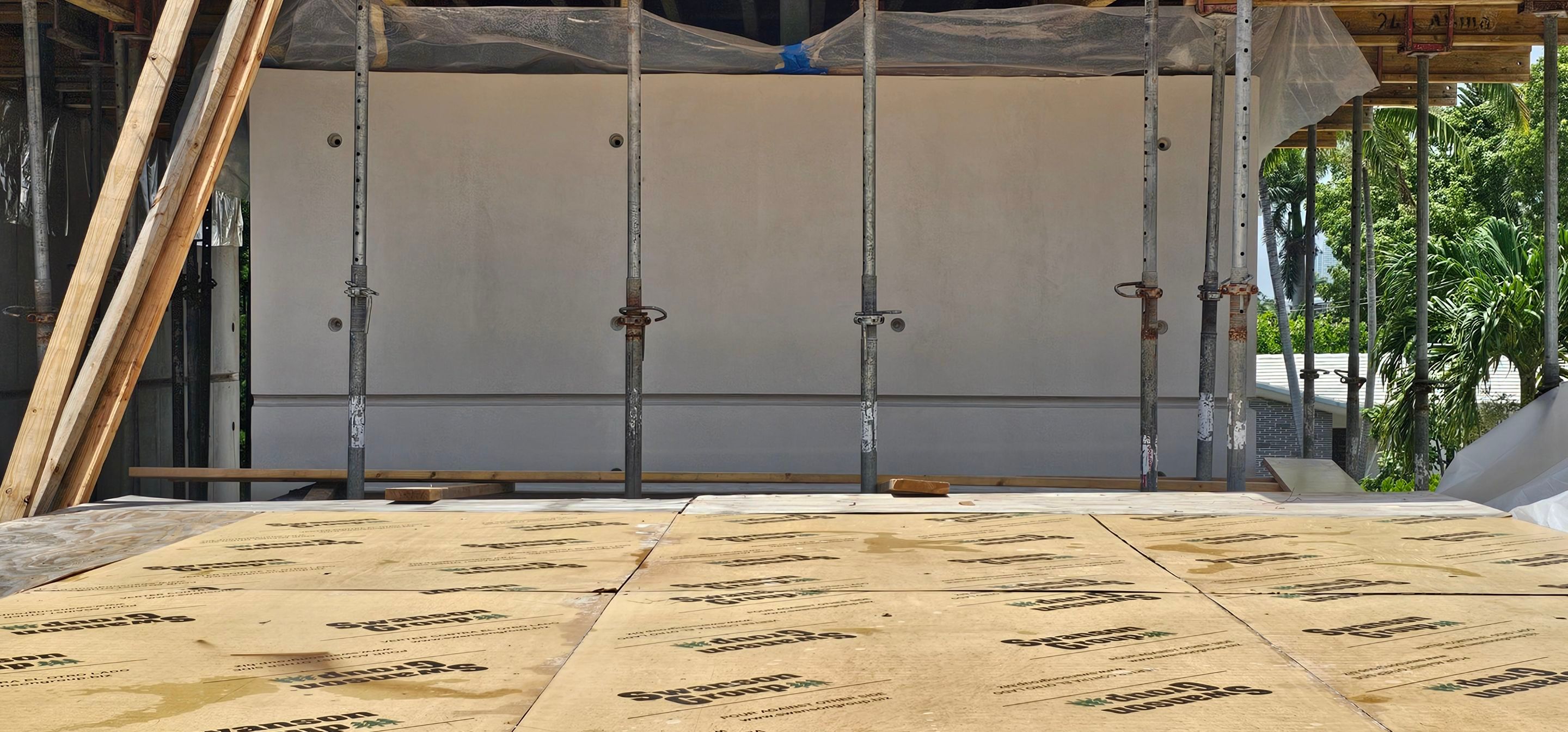 Microtopping over Exterior Walls by Seamless Surfaces