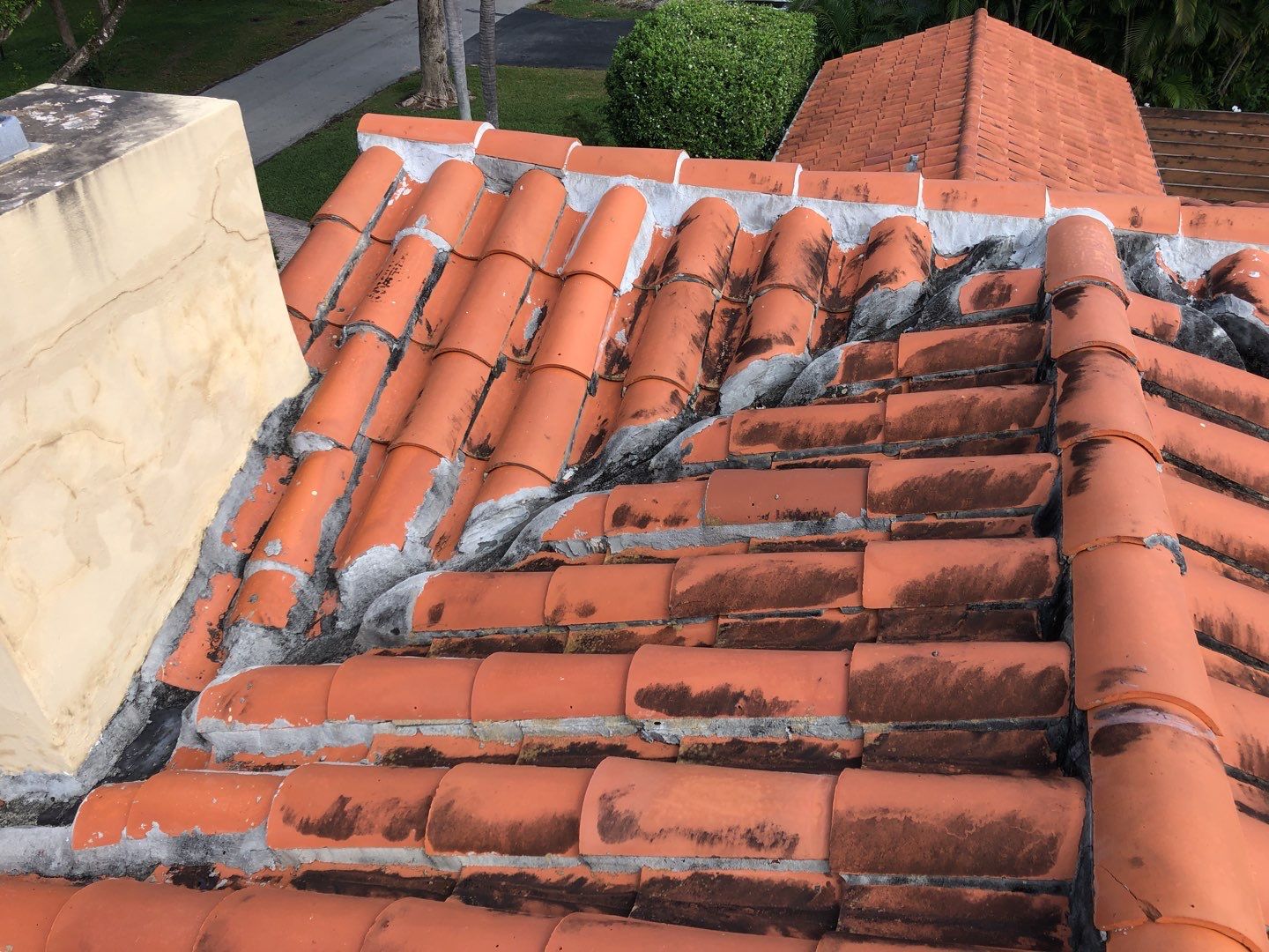 Verea Spanish S  - Fume Color by Istueta Roofing