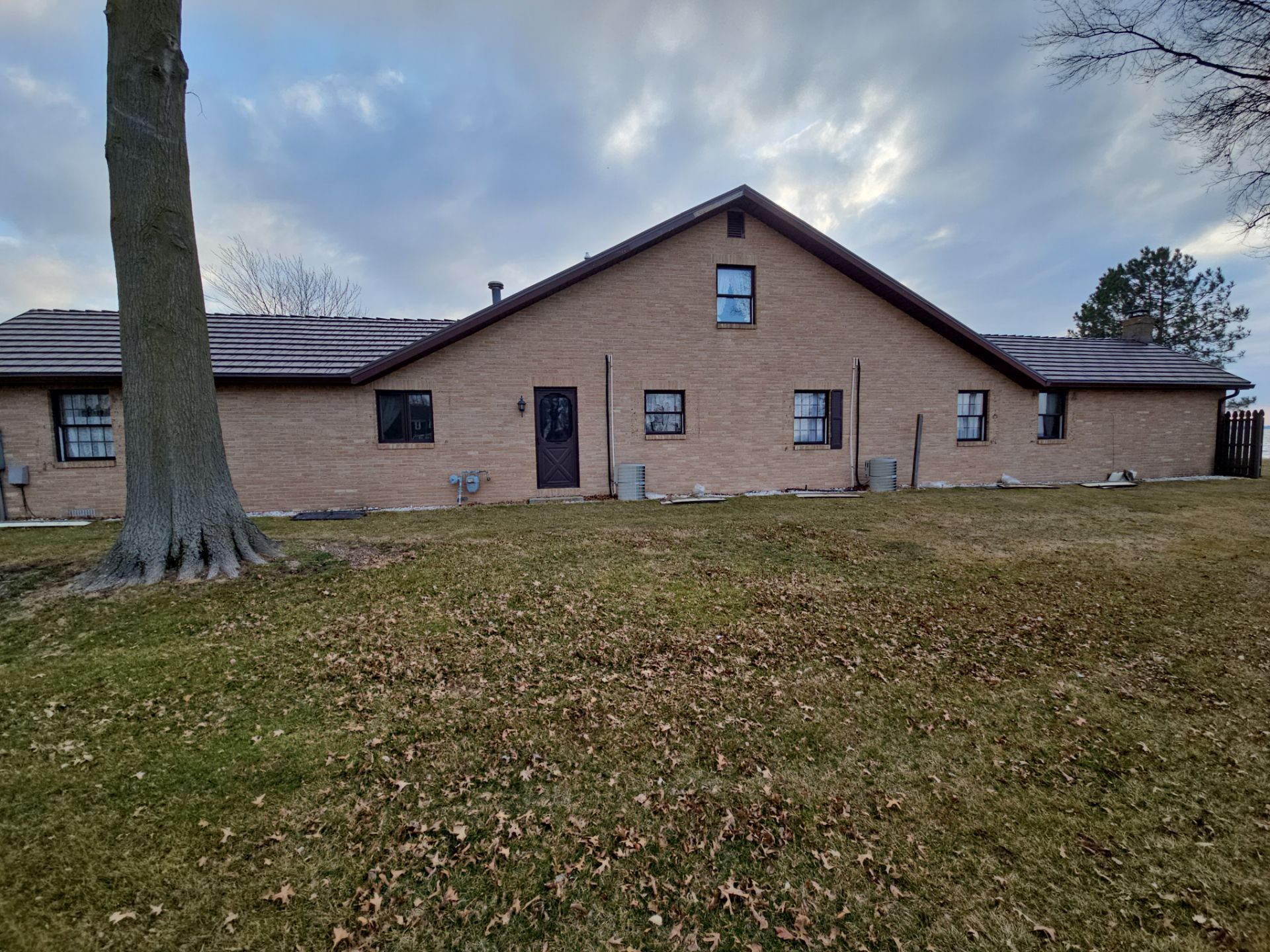 Residential Roofing Installation using Great American Shake - Mustang Brown by Nitro Roofing and Construction