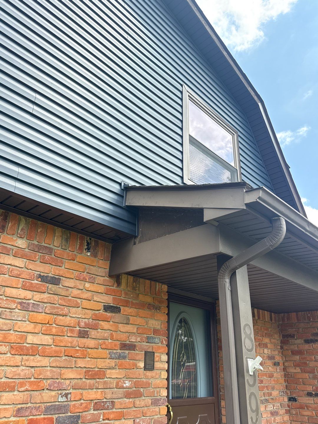 Siding Replacement using Alside Charter Oak D4.5" by 180 Contractors