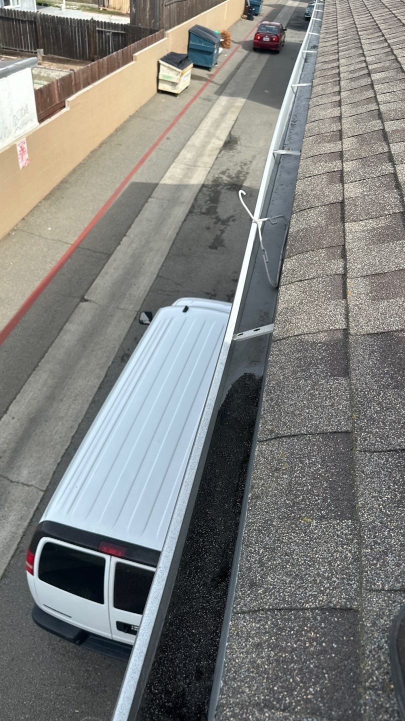 Lake Forest Gutter Cleaning by Property Cleaning Experts