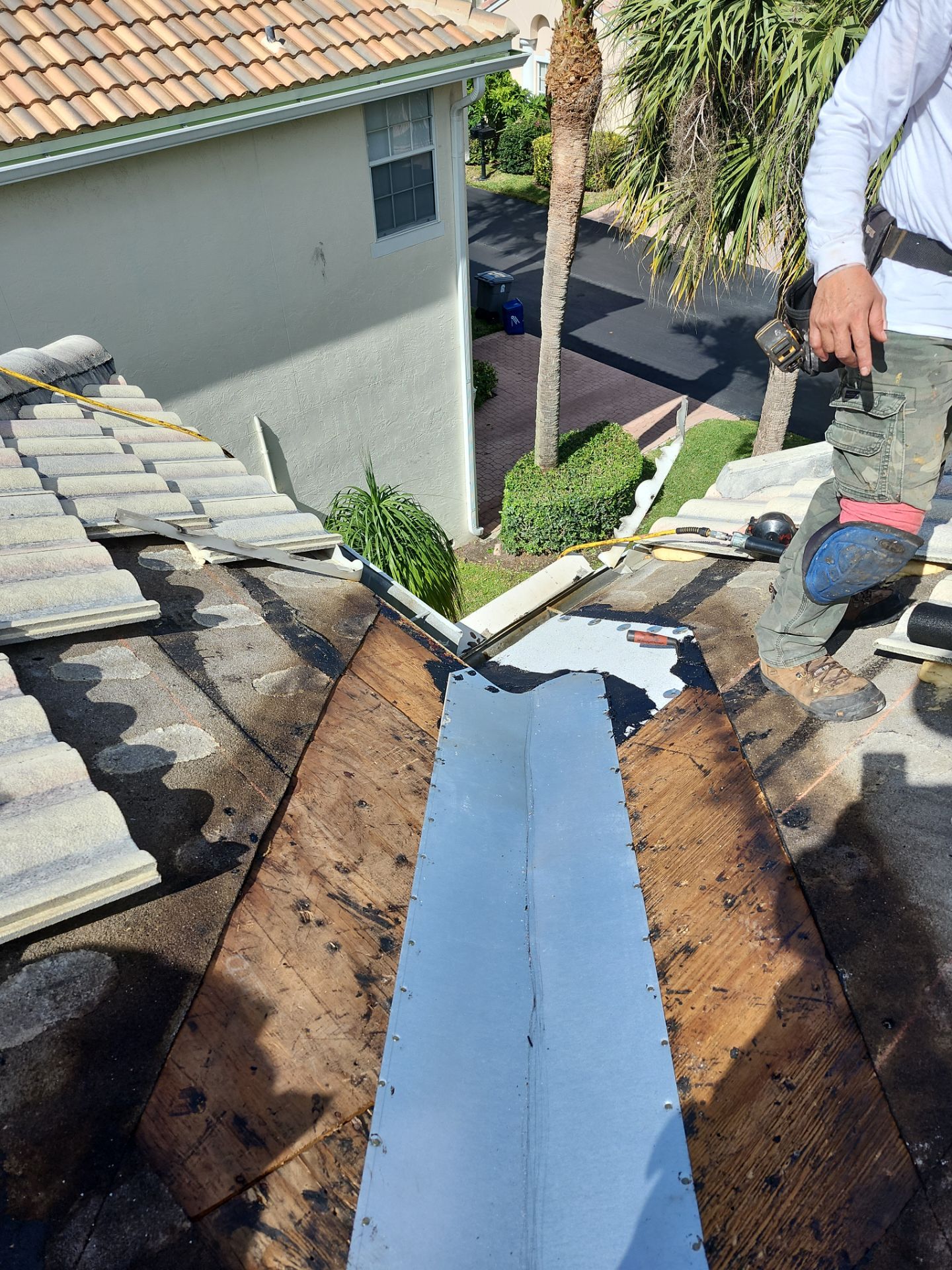 Tile Roof Repair in Boca Raton – 5-Star Service You Can Trust by Aastro Roofing