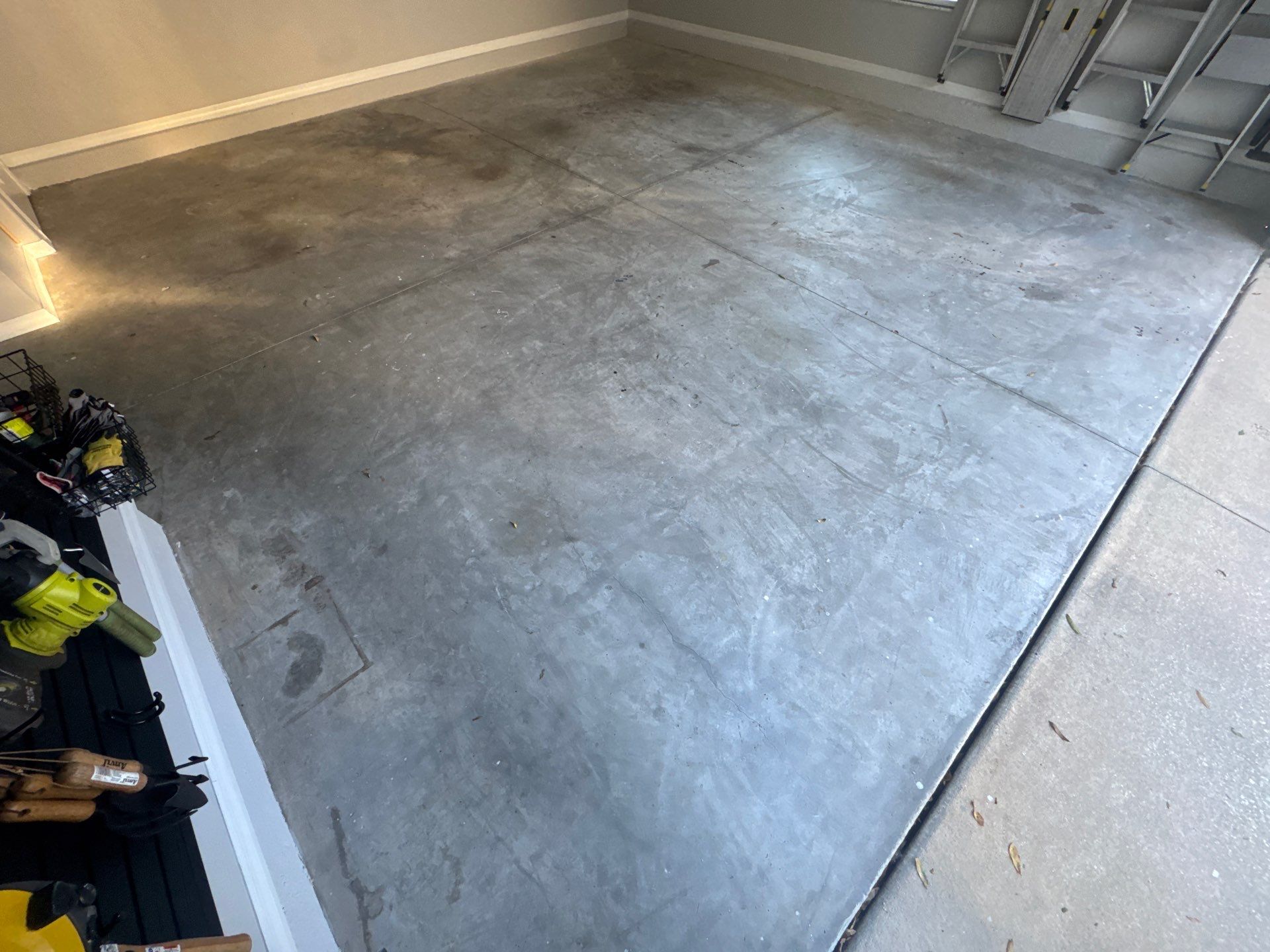 Garage  in Gainesville, FLin Slate Stone by Cross Creek Concrete Coatings