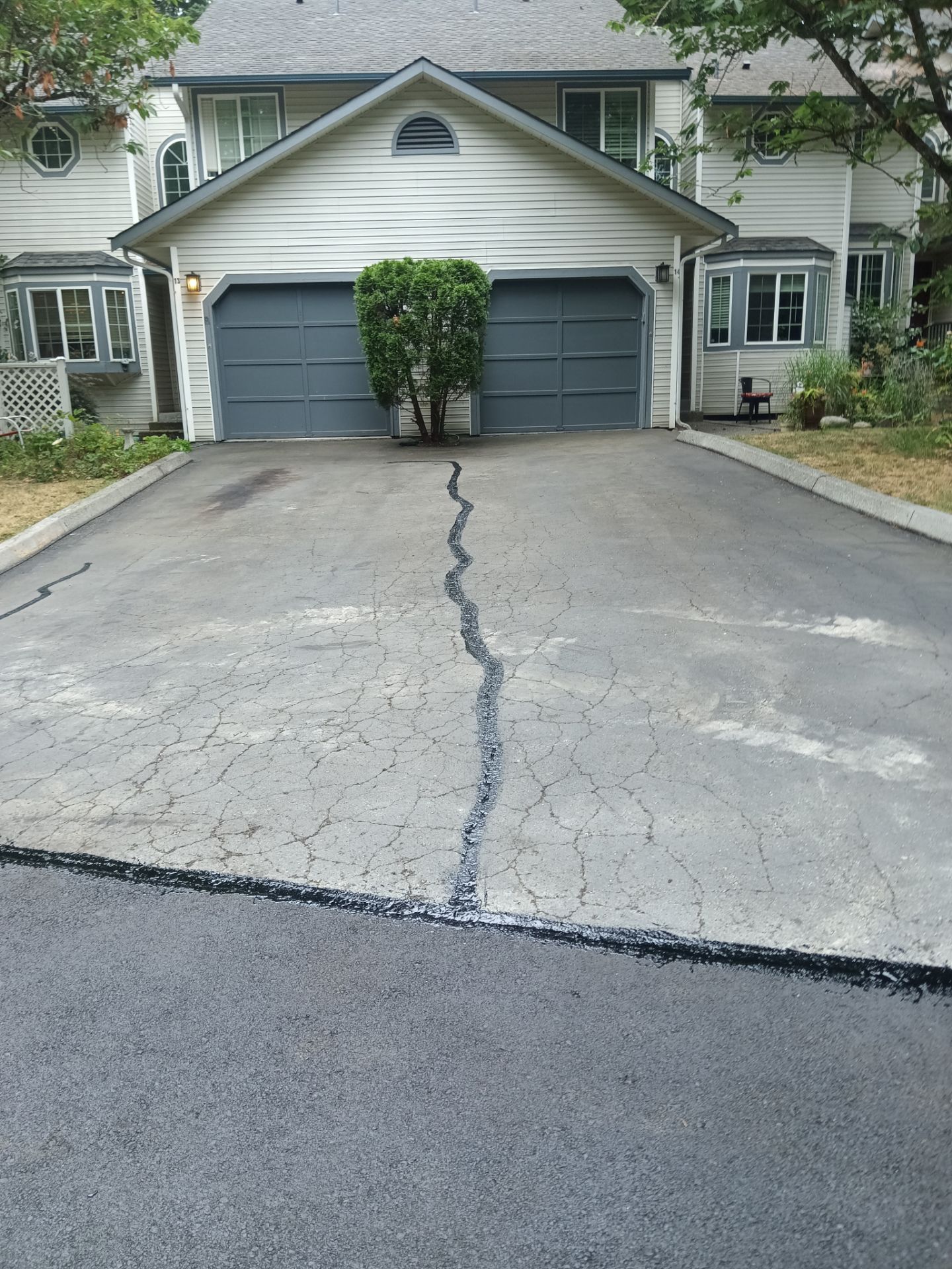 Curb Repaint | Seattle  by Jireh Asphalt & Concrete Inc 