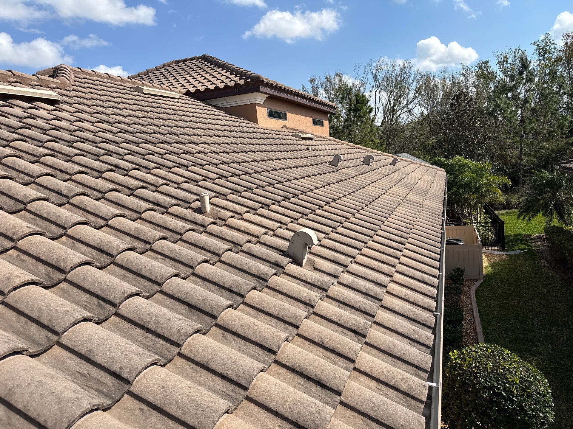 Tile Roof & Pool Deck Cleaning in Artisan Lakes Esplanade, Palmetto, FL – Sunshine AquaWash by Sunshine AquaWash