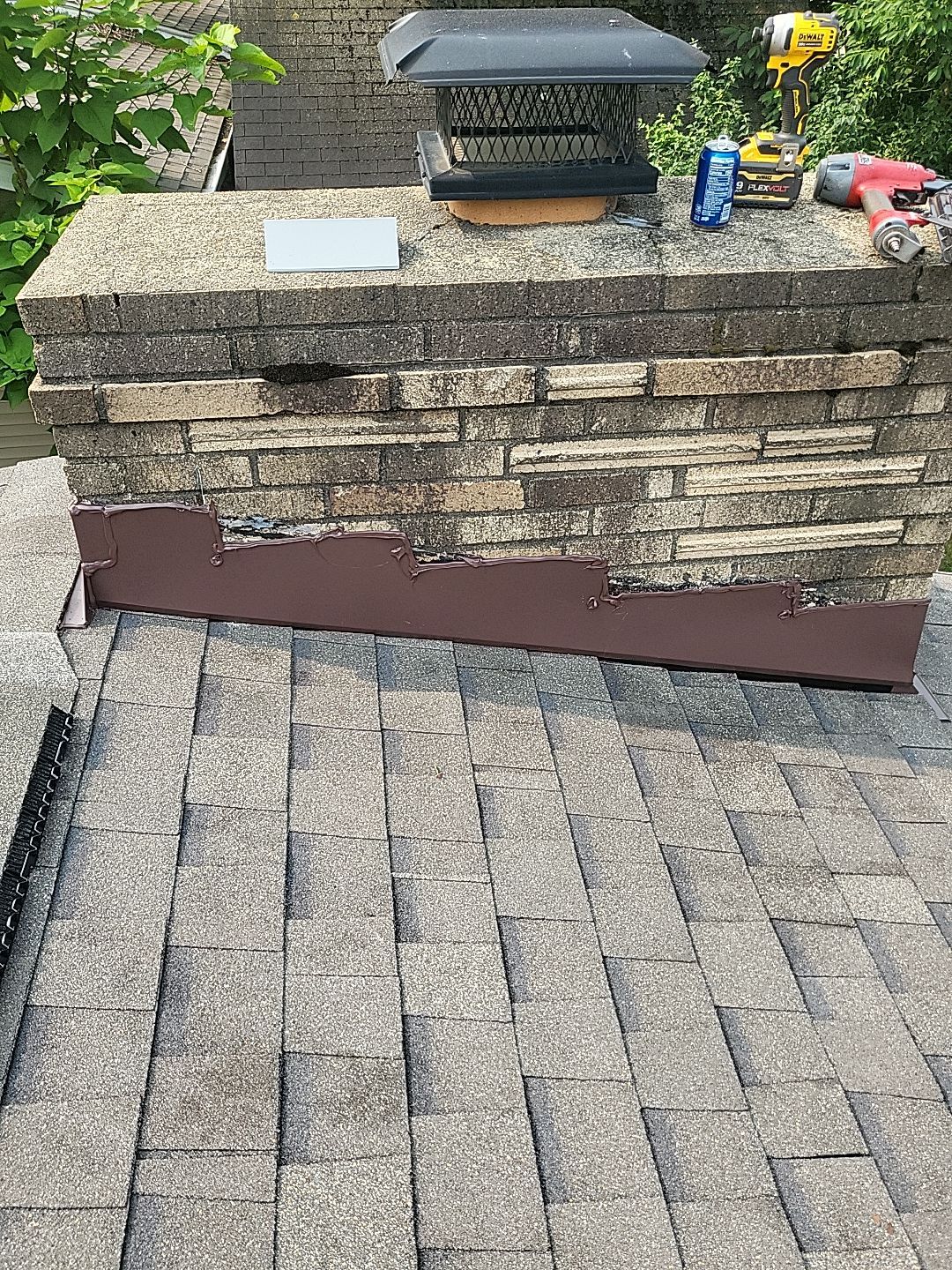 ATLAS PINNACLE COLOR: WEATHERED WOOD by Eagle Eye Roofing