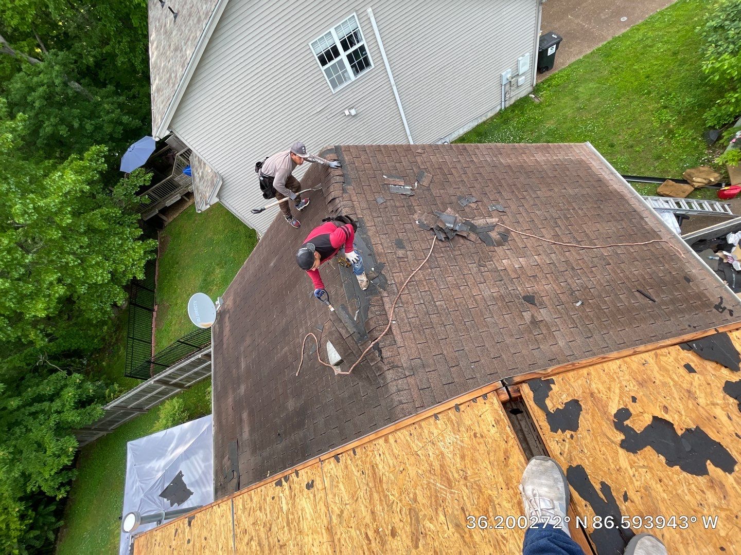 Residential Roofing Installation using Owens Corning Oakridge Roofing System by Undersun Roofing 