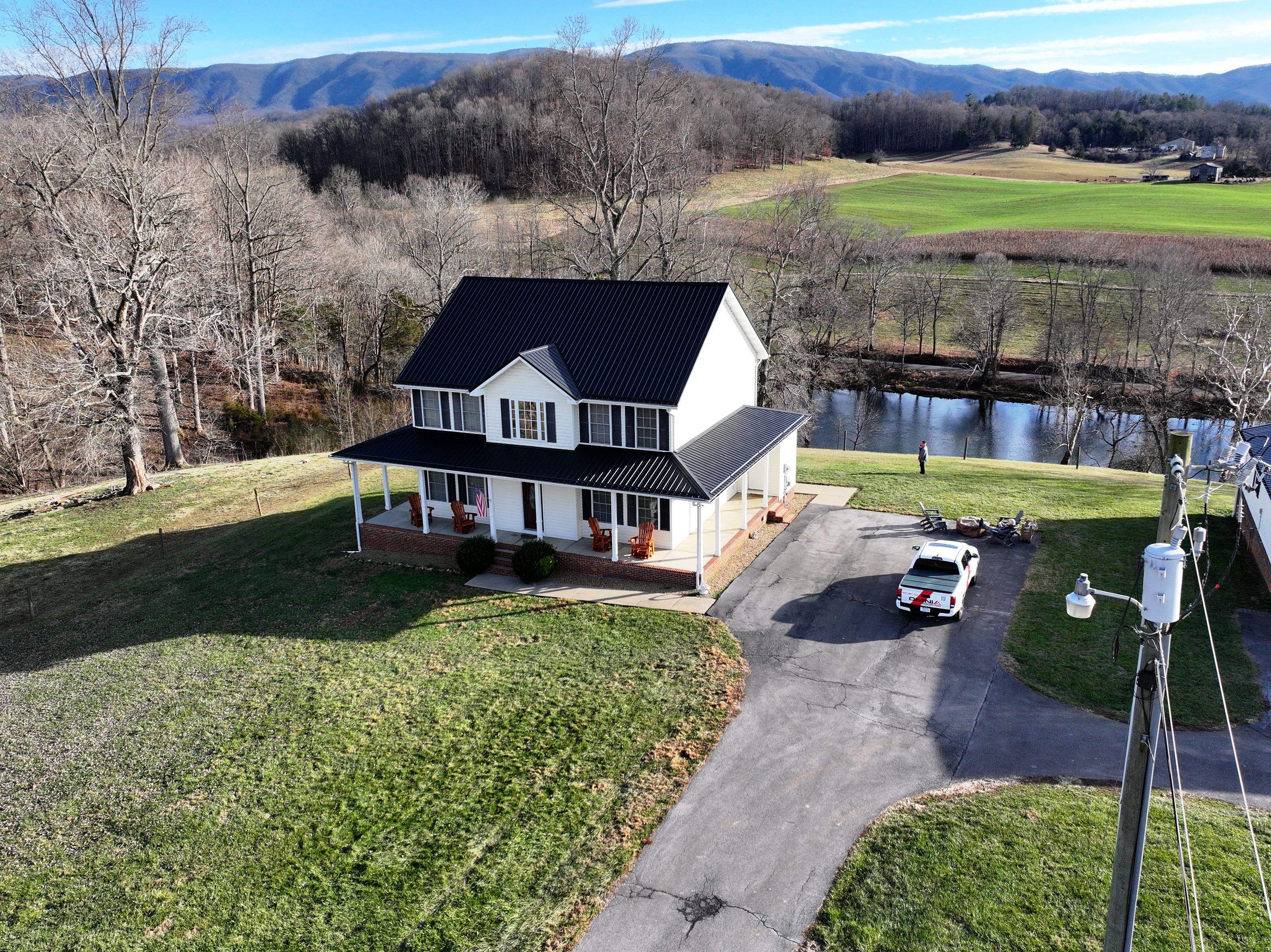 Cogan Residence by Omnia Roofing