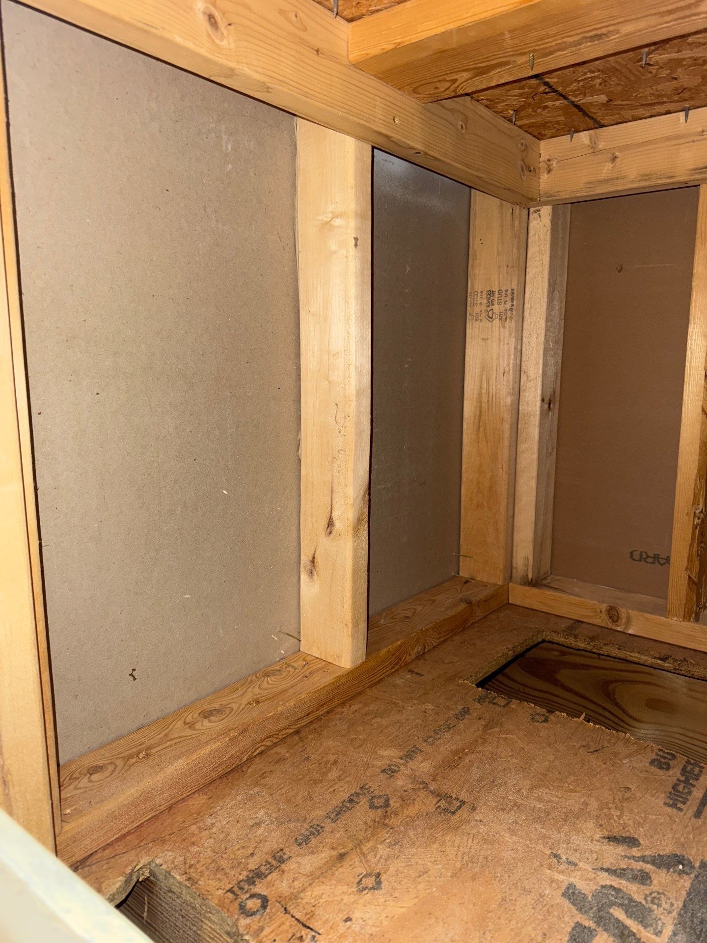 Duct Cleaning and Sanitization by Elemental Heating and air conditioning LLC