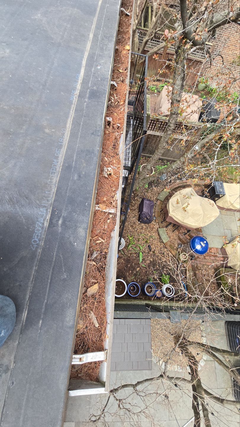 HOA gutter cleaning before