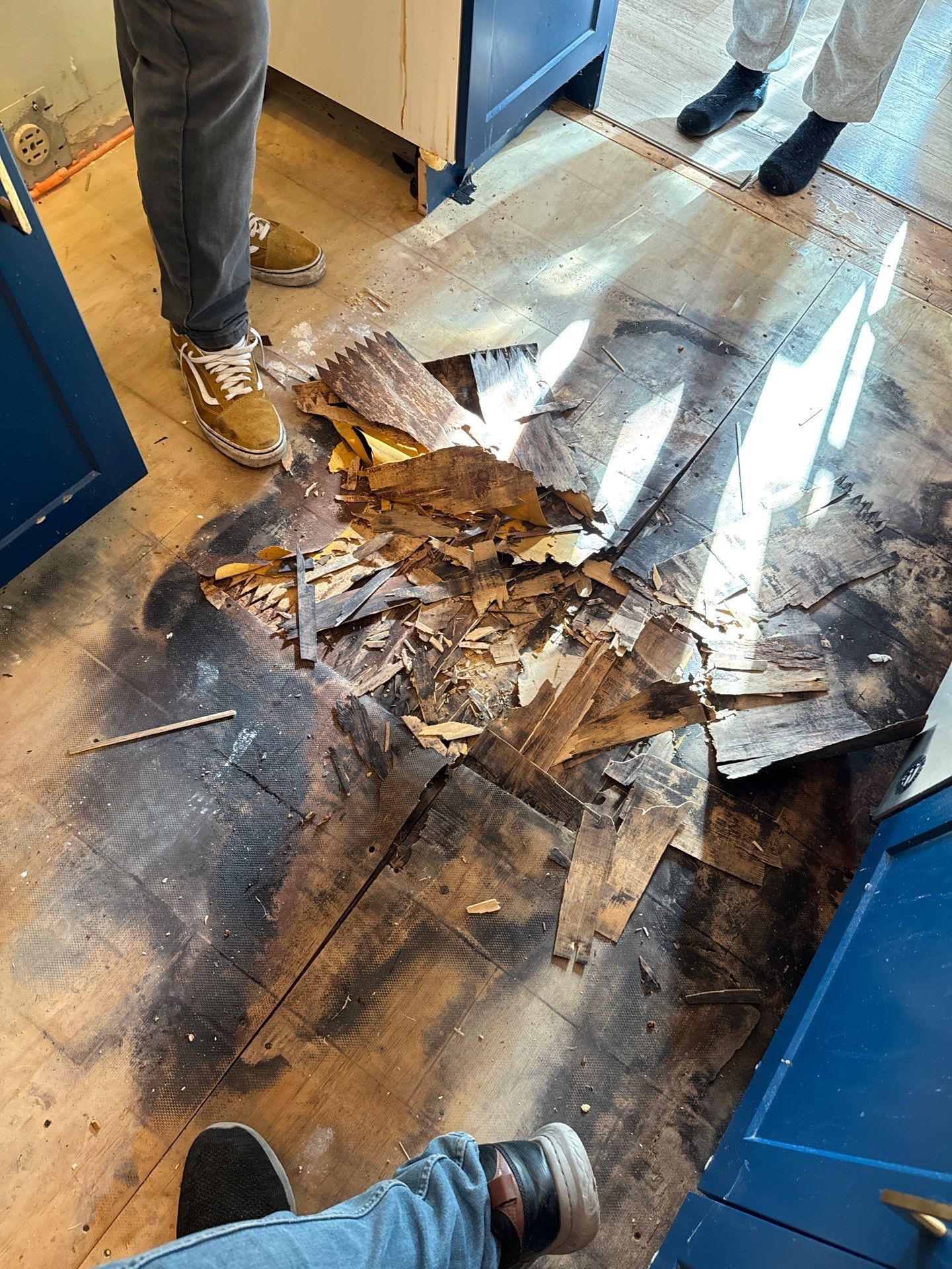 Kitchen Flooring & Bathroom Upgrade by YVR Construction Group