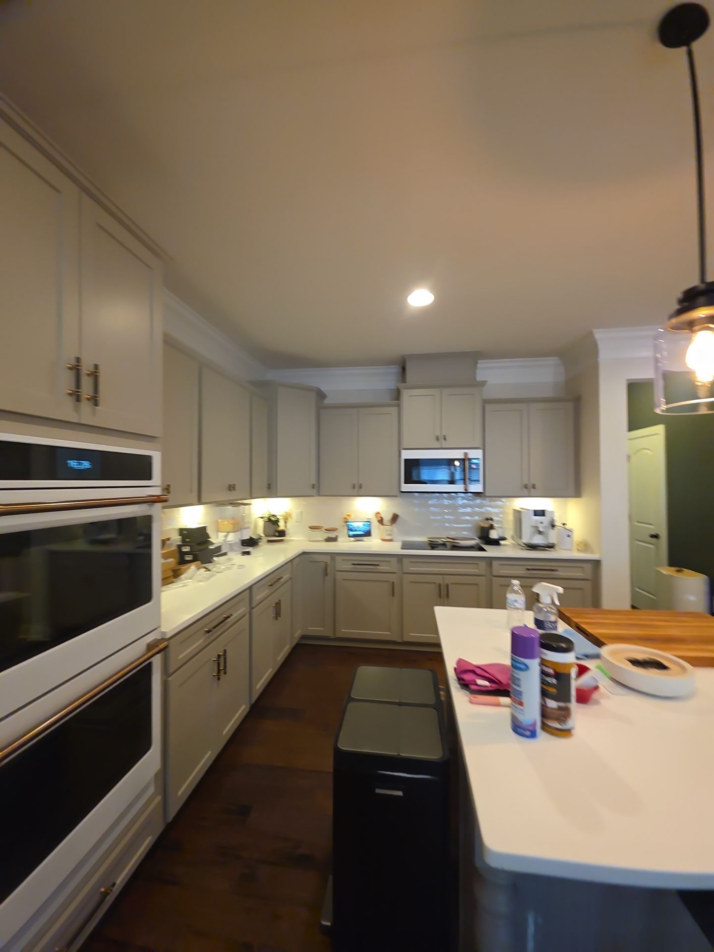 From Dated to Dazzling: A Bright Kitchen Transformation in Holly Springs by Elite Remodeling and Design LLC