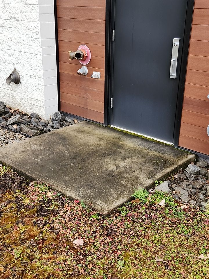 Soft Wash using Soft wash solution by Willamette Outdoor Wash LLC