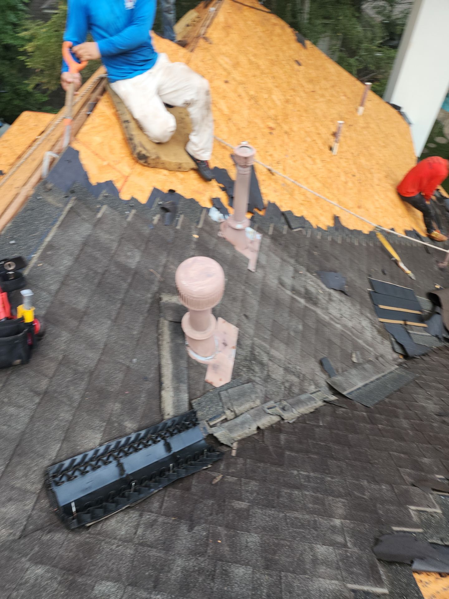 Residential Roofing Installation using Owen's Corning Duration (Lifetime) Shingles by Roof Repair Company