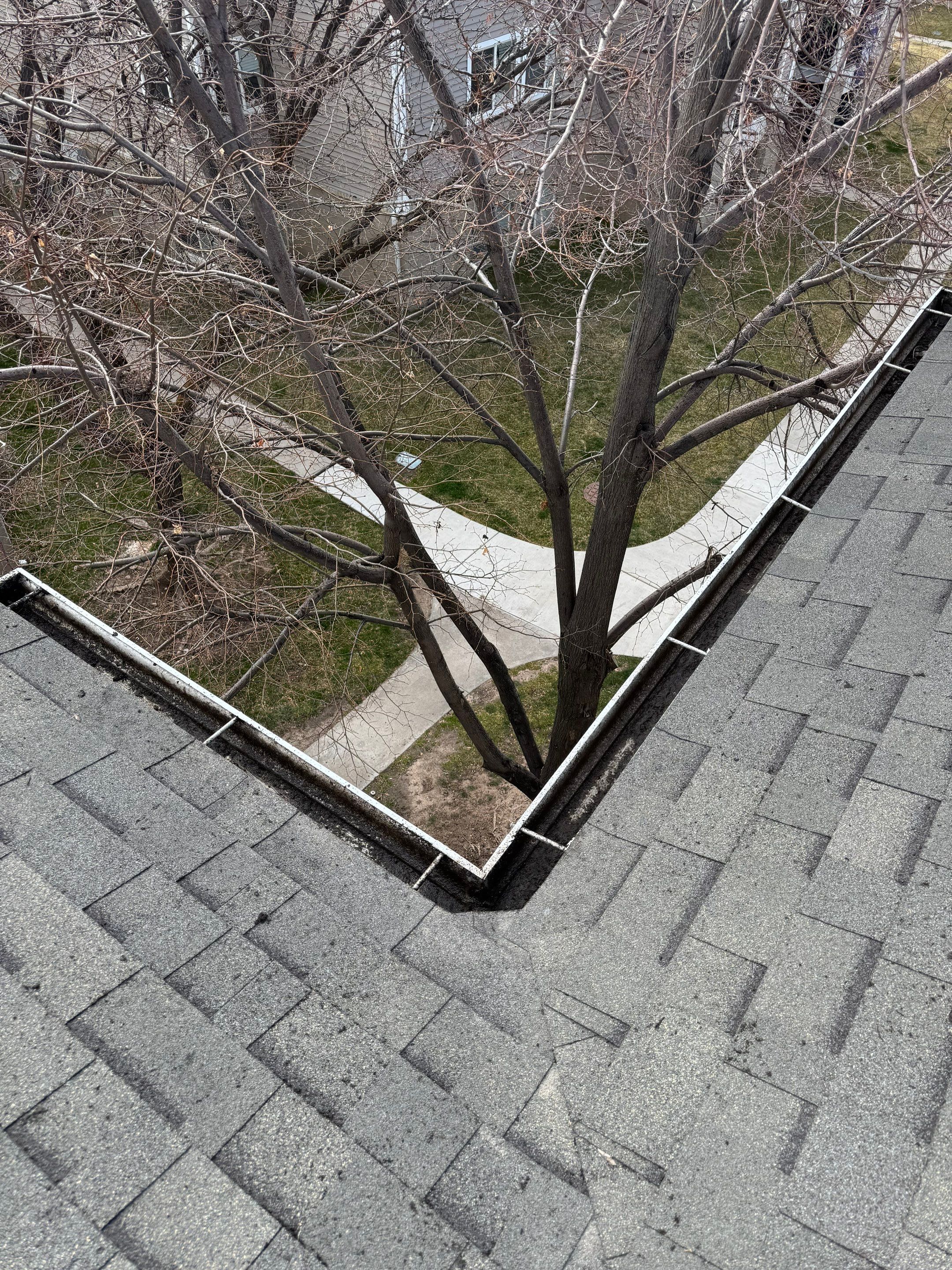 Commercial gutter cleaning Provo & Orem, UT after photo with clean gutters
