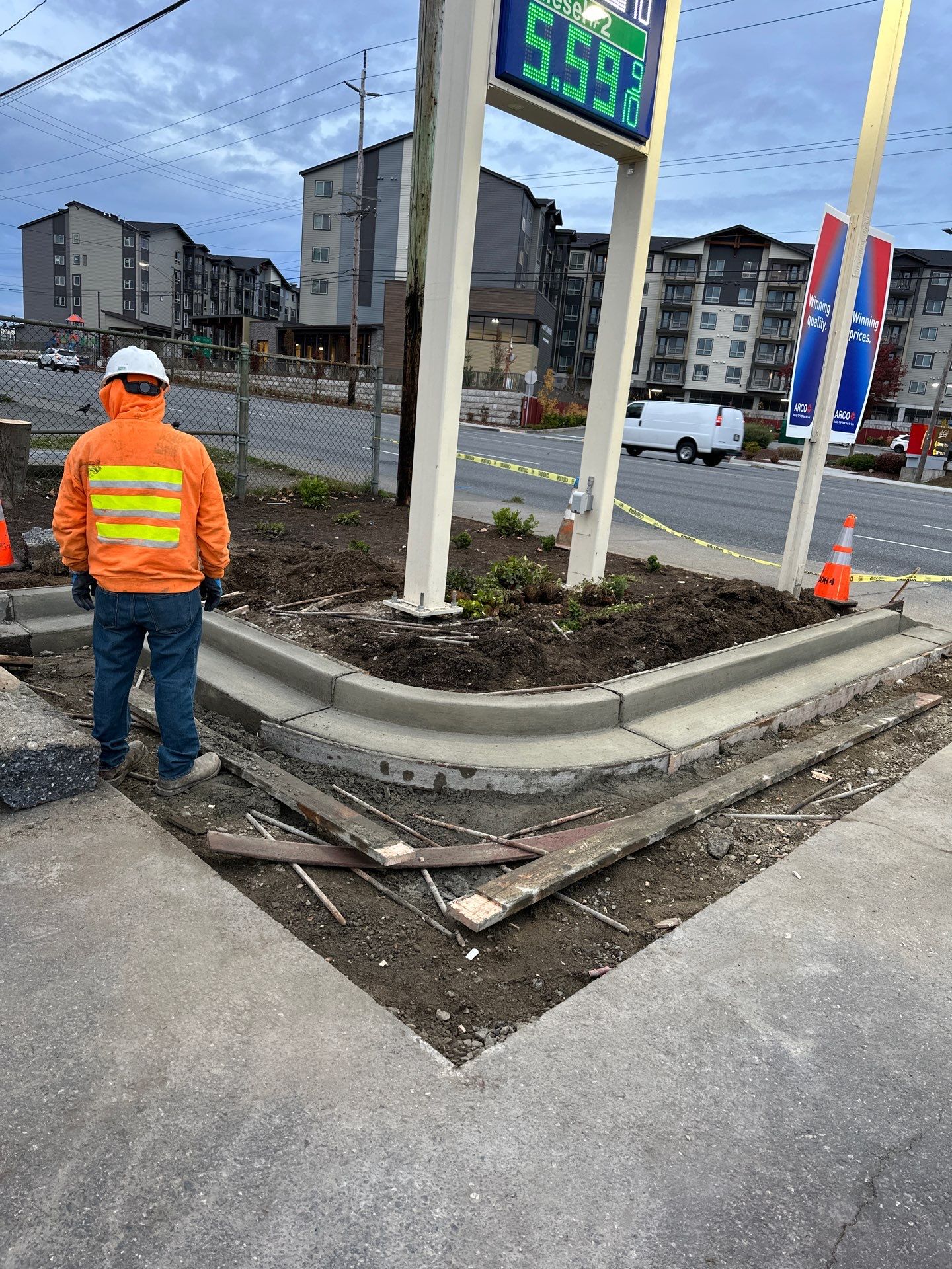 Project CSI, am-pm gas station.  by Jireh Asphalt & Concrete Inc 