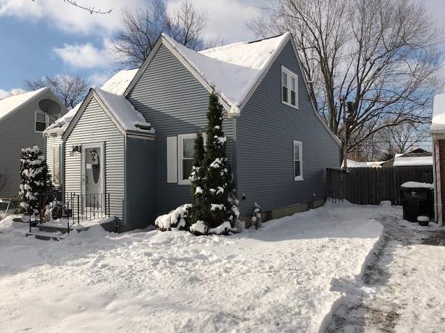 Exterior Siding and Roof by Ivy Lea Construction