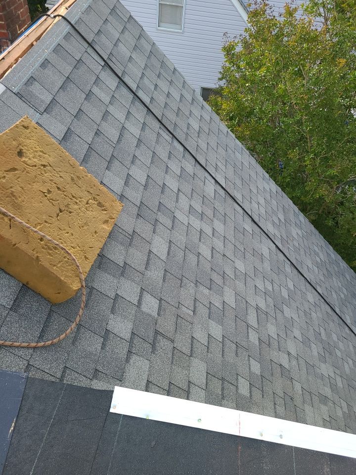Arlington: CertainTeed Landmark Architectural Shingle in Georgetown Gray by RM Banning, Inc.