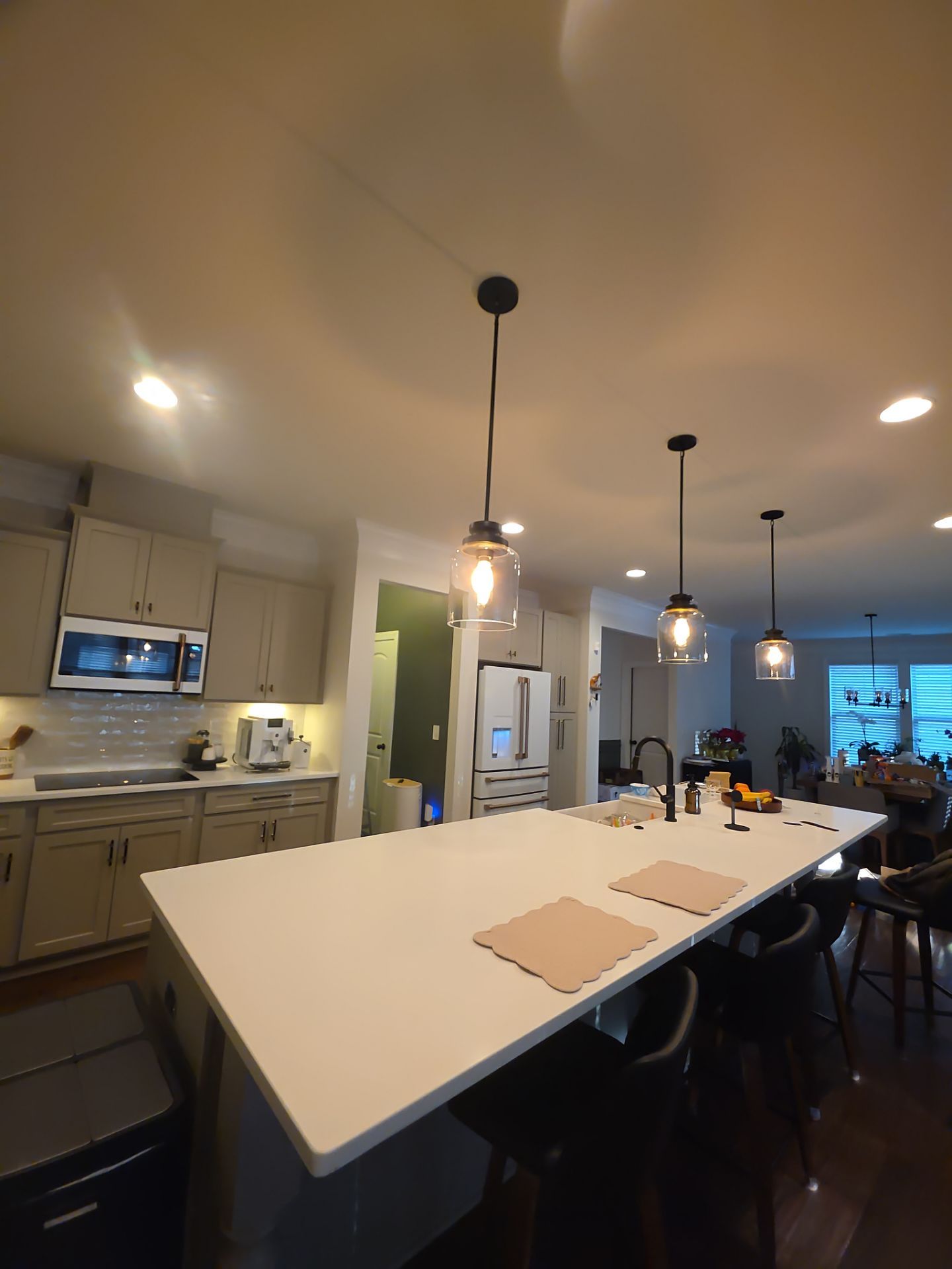 From Dated to Dazzling: A Bright Kitchen Transformation in Holly Springs by Elite Remodeling and Design LLC