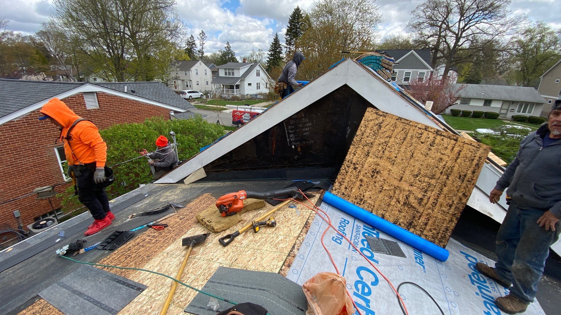 Roof Replacement using CertainTeed Landmark by 180 Contractors