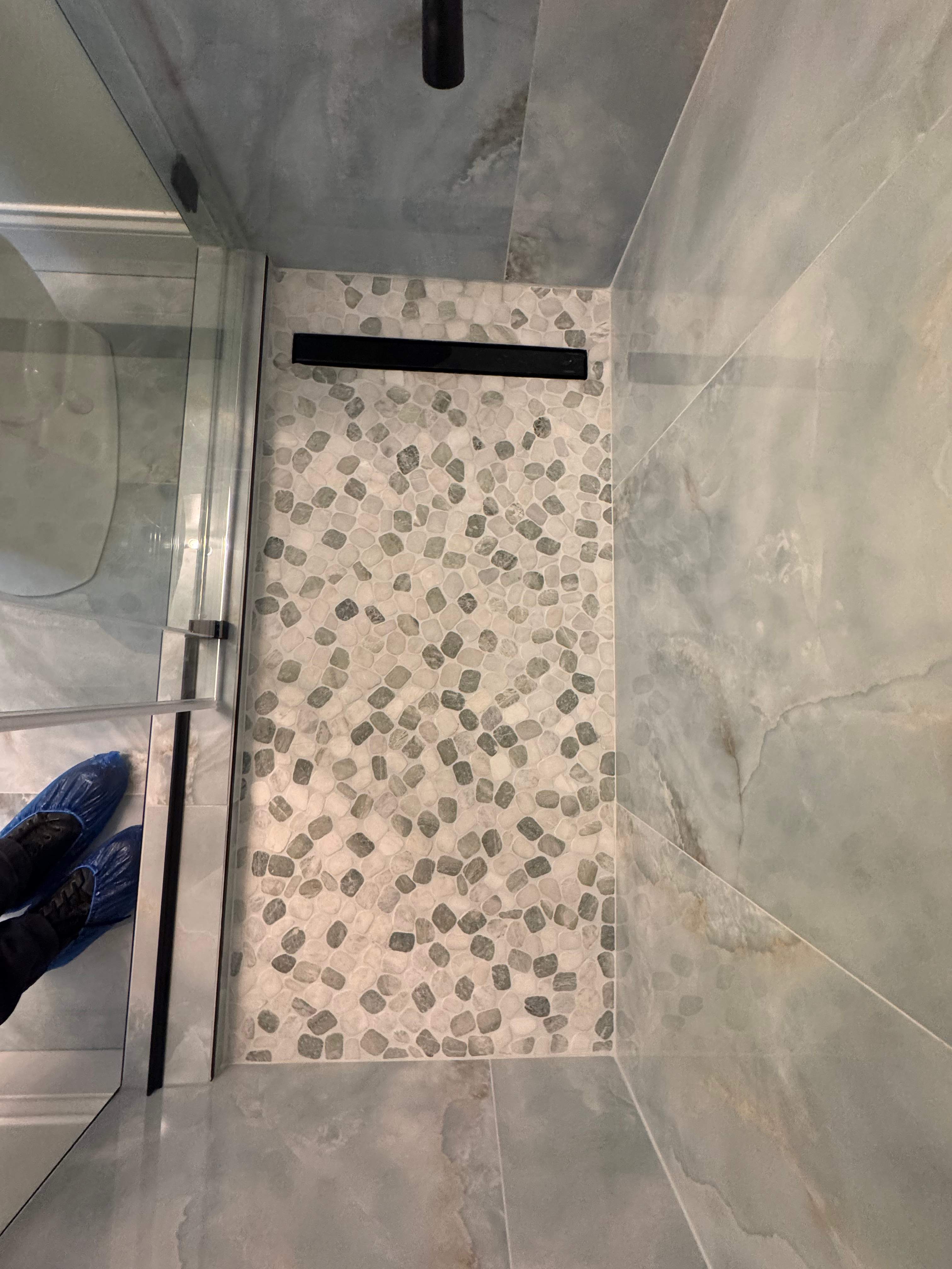 Guest bathroom renovation by Prudencio