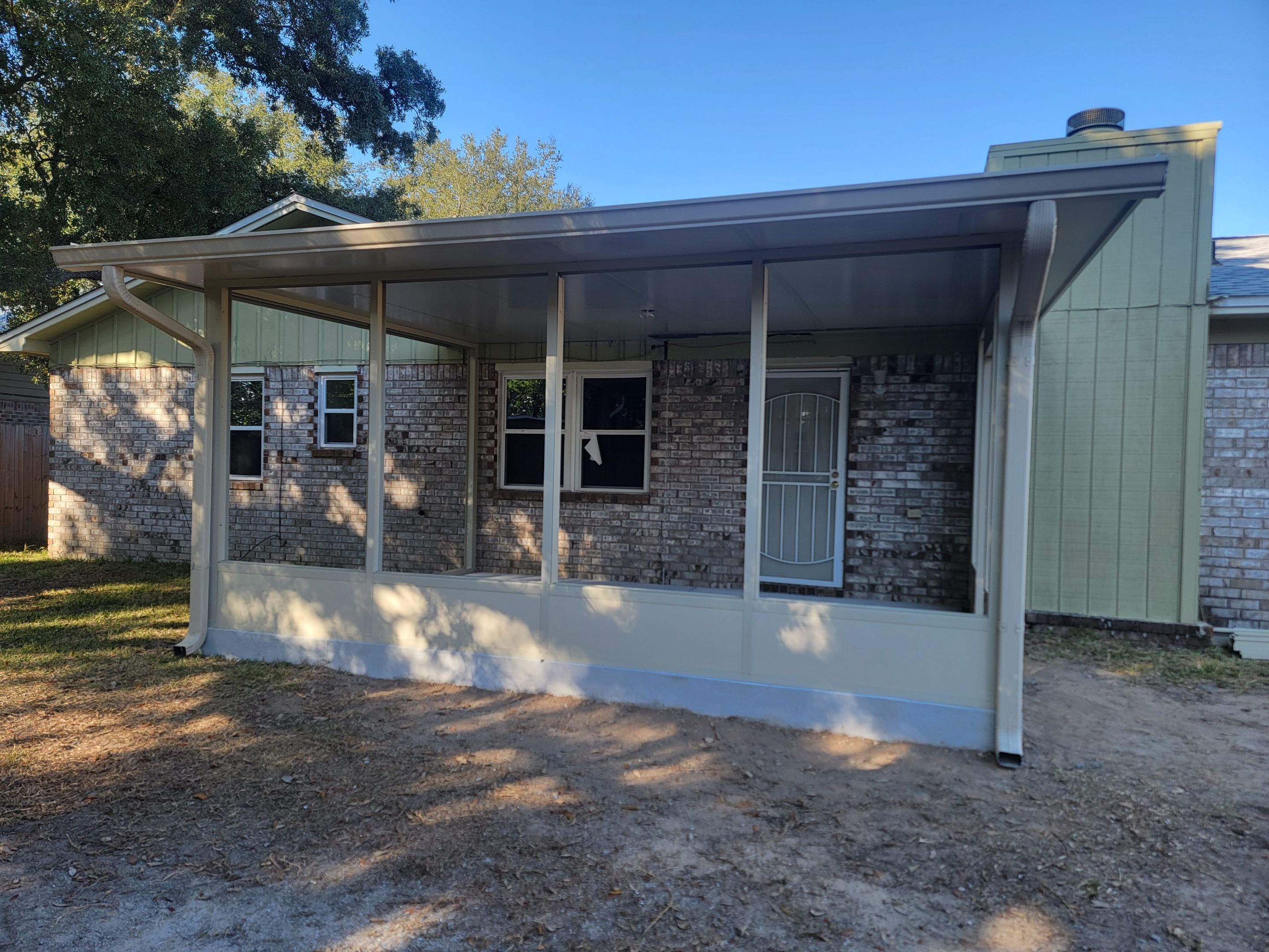 Screen Room in Pensacola by Titan Sunrooms